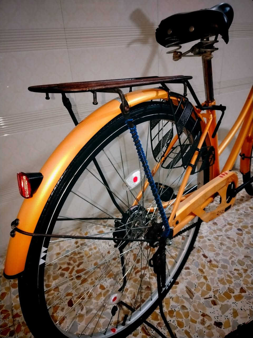 السلام عليكم باسكل للبيع لون برتقالي
نضافه 95٪
حجم 27
موديل2022 شهر 12
الباسكل نازل حاويه
باسكل بي لايت زنون املح
الباسكل ختم واحد
مكانه بابل سياحي 
رقمي *********** ✅
