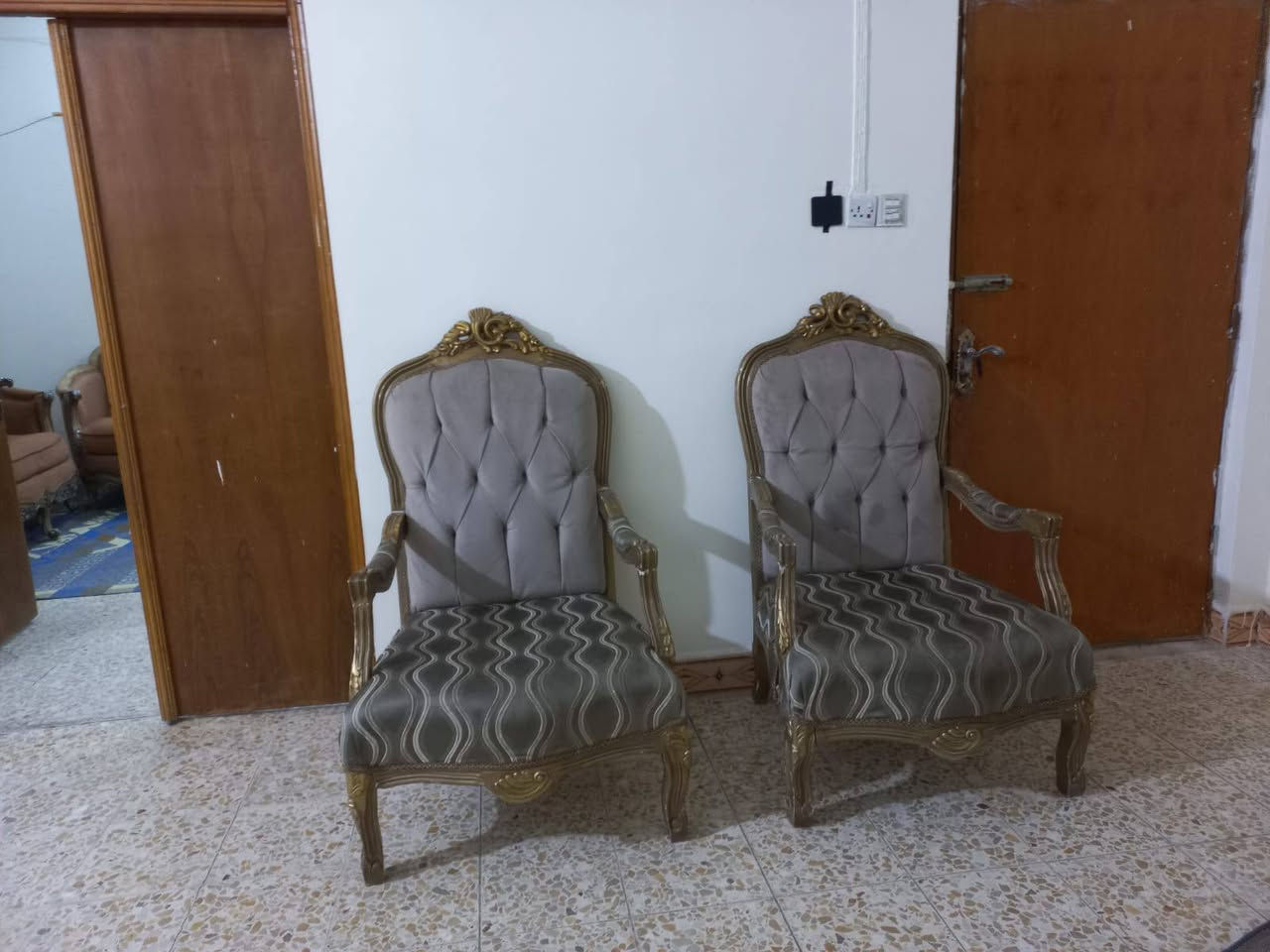 السلام عليكم تخم قنفات كويتي للبيع نظيفة جدا ومتينه اخت الجديدة متكونة من ٤ قطع السعر ٤٠٠،٠٠٠ للإستفسار التواصل خاص


**إذا كنت صاحب هذا الإعلان وتريد حذفه لأي سبب، رجاءا أرسل رسالة إلى الدعم الفني**