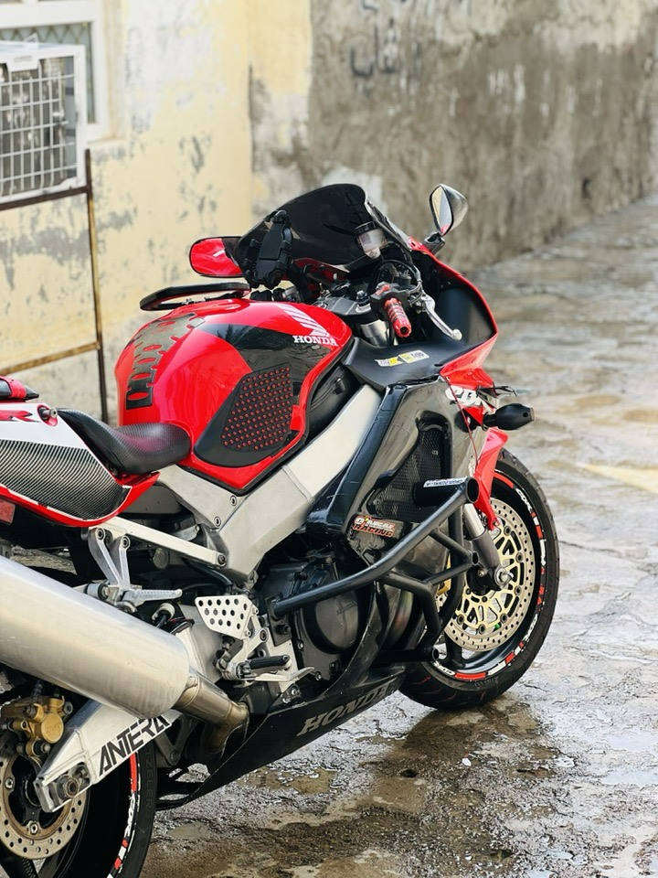 سلام عليكم إخوان العزاء دراجة HONDA 929RRرقم بغداد 🚦لوحات وسنويه تحويل ثاني مكينه مكفوله كفرات 85نضافتهن منضومة زينون عالي ناصي هدرز تيتانيوم ستان تلفون اصلي دراجة ادامة كاملة من بلكات فيتبم نوزلات مكفوله اخوان عنواني ديالى طريق دلي عباس سراجق الشراي يتصل ***********وتساب او تصل تحياتي للجميع
