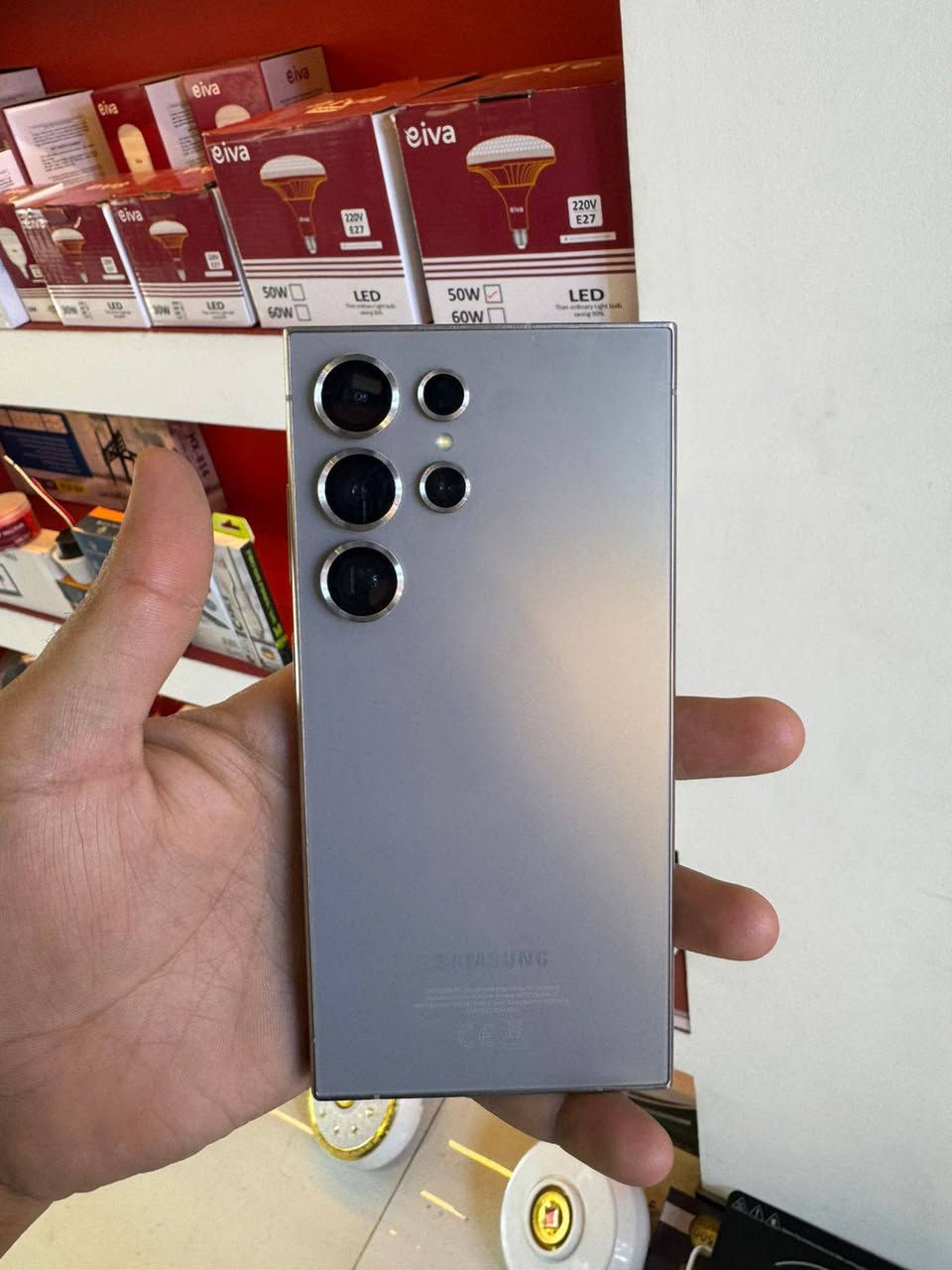 سلام عليكم
اس 24 Ultra  ذاكره 256 لون تيتانيوم جديد كامل ملحقاته مكفول من التصليح سعر 950 وبيه مجال قليل 
مكاني نجف ***********
