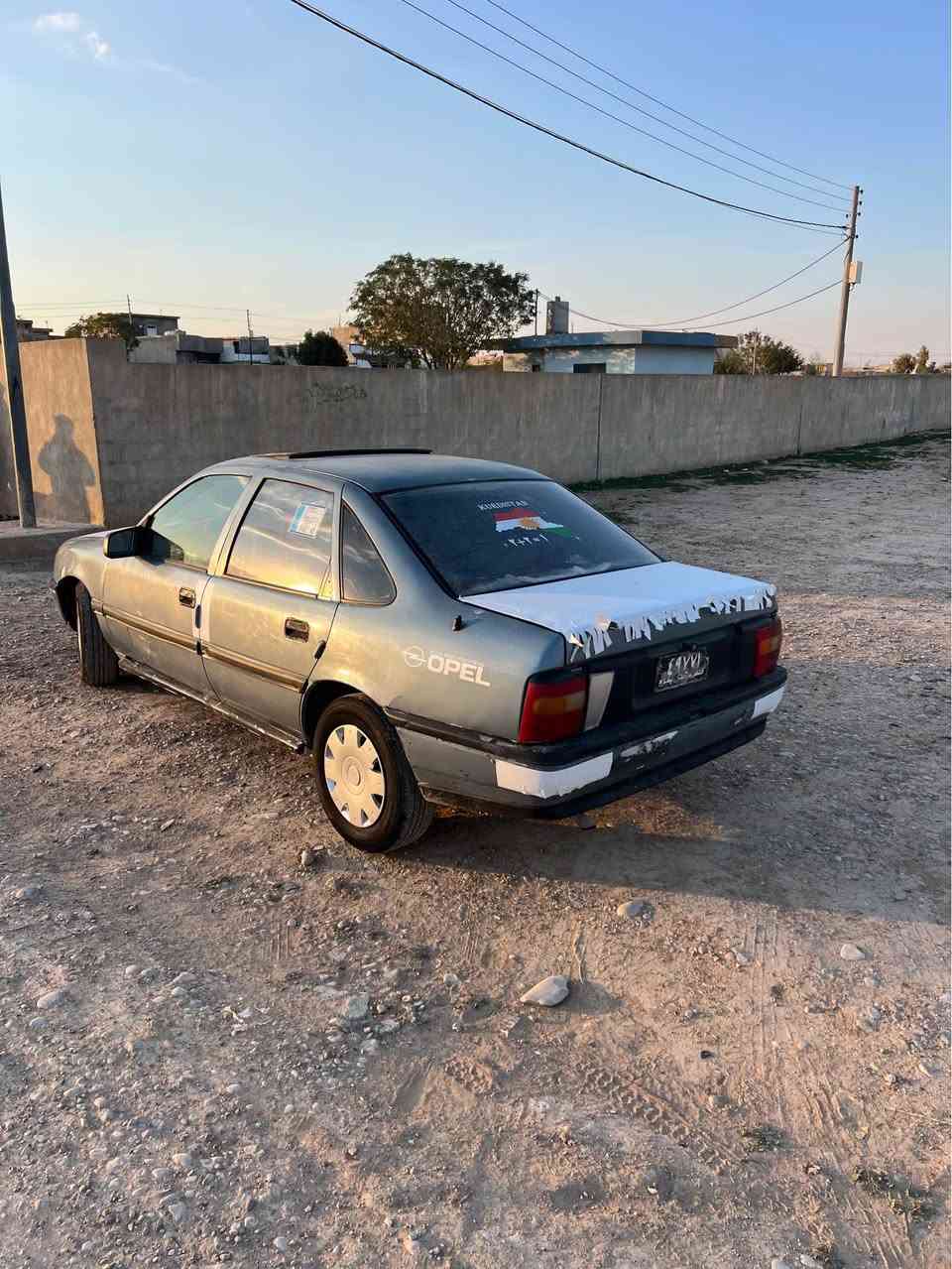 سلام عليكم

ئؤپل ڤيكترا 

مةكينة 16 دوش قايش پان  

گير و مةكينة وةشةرت 

4 تاية تازة 

سةدر كامل لؤكة 

ڤان و گةرمي ئيش ئةكات 

يةك دينار مةسروفي تيا نية 

***********

كةلار سمود كيفري, ديالى
