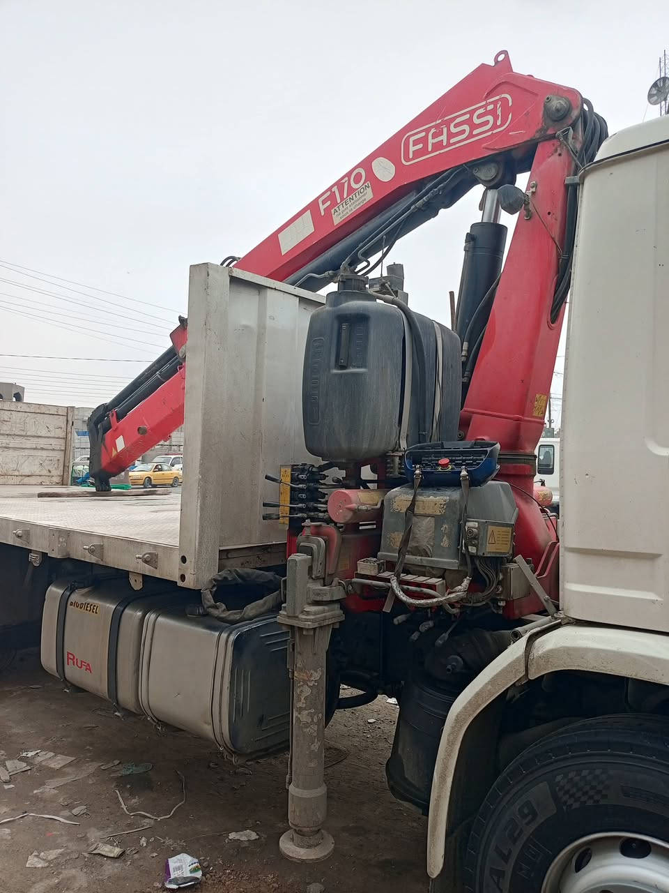 اسلام عليكم كرين فاسي مديل 2006 ريمون ميكانيكي 3اسليتات حجم 170 كفاله عامه كسر فطر كفاله ريموت ***********
