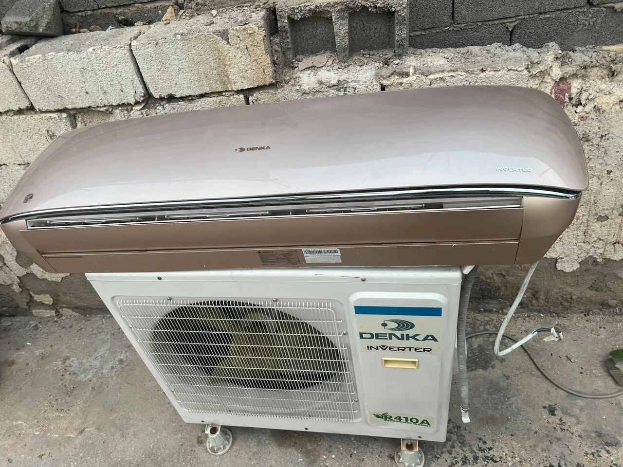 السلام عليكم عندي سبالت العدد2  واحد طنين LG انفيتر تحكم والثاني دنگة طنين وربع  انفيتر تحكم شغالات أي تصليح ما داخلات غاز مقفول وكاملات هنه وملحقاتهن سعرهن مليون وربع وبينهن مجال بسيط، مكان بغداد 
***********
