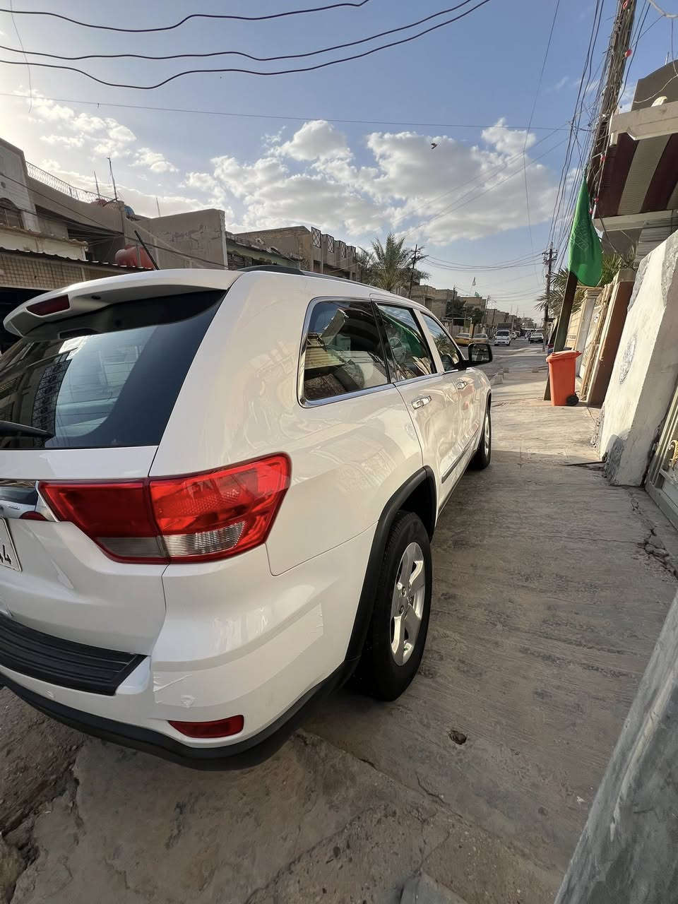 السلام عليكم جيب لاريدو خليجي فول واحد علة واحد سيارة جديدة معنة الكلمة برغي نقص مابيهة مكينة وكير جدد صدر امامي وخلفي جديد تخم تاير جديد ماشي ٨٩ حقيقي بسمنة من الشركة داخل قرميدي بصمة فتحة كشن كهرباء وهواي مصفات بيهة بيهة ربع باب صبغ وشبر بل جنطة وبارد بل باب بصيط ٢٠١٣ الدولية بسمي هزة وأرقام جدد السعر ١٥٨ وبيهة مجال قليل مكاني بغداد لامين 
***********
