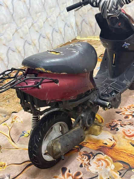 السلام عليكم دراجة بيجي لبيع الدراجة مفتوحة ماصارلها اهواي من جفتناهة الدراجة خير من الله الدراجة هندر واحد الدراجة اتخبل ماعوزهة شي بس سايق ::السعر :185وبي مجال لطيبين المكان ناصرية السكان الصناعي النازله الثالثة الرقم:***********
