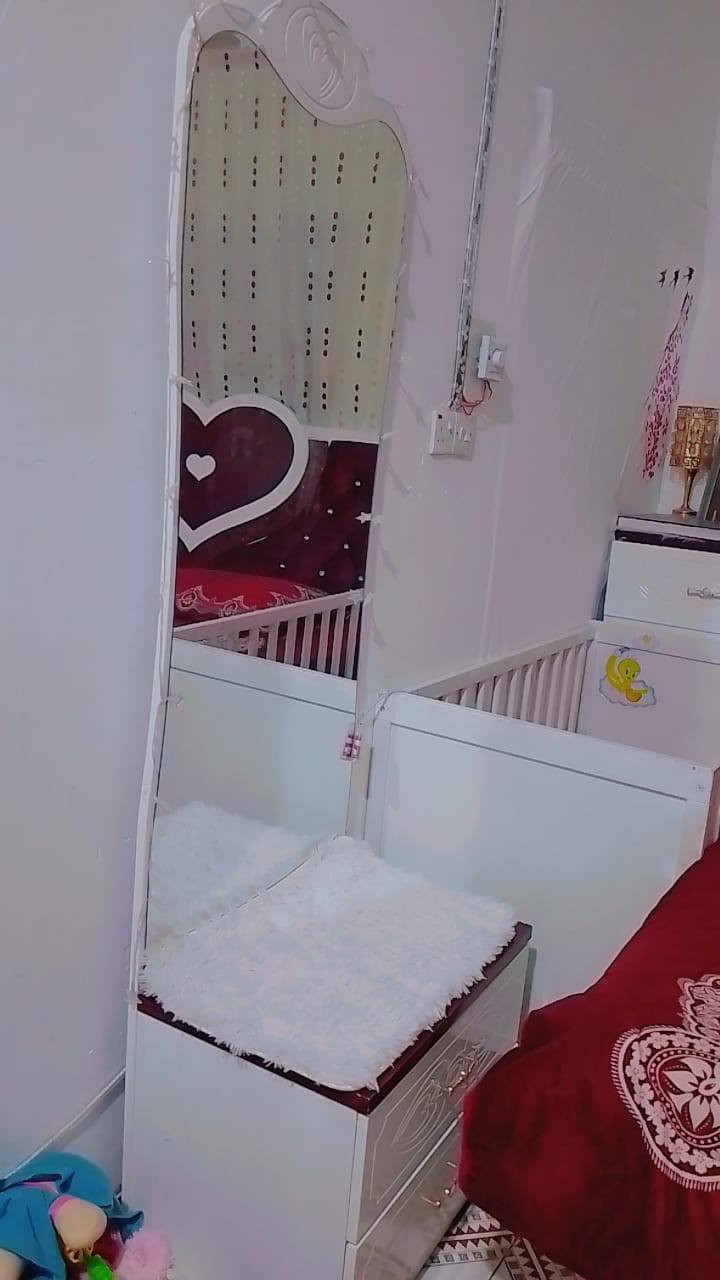 غرفه تركيه نضيفه تحتوي ع مخزن  بيع مستعجل 600 الرقم ***********
