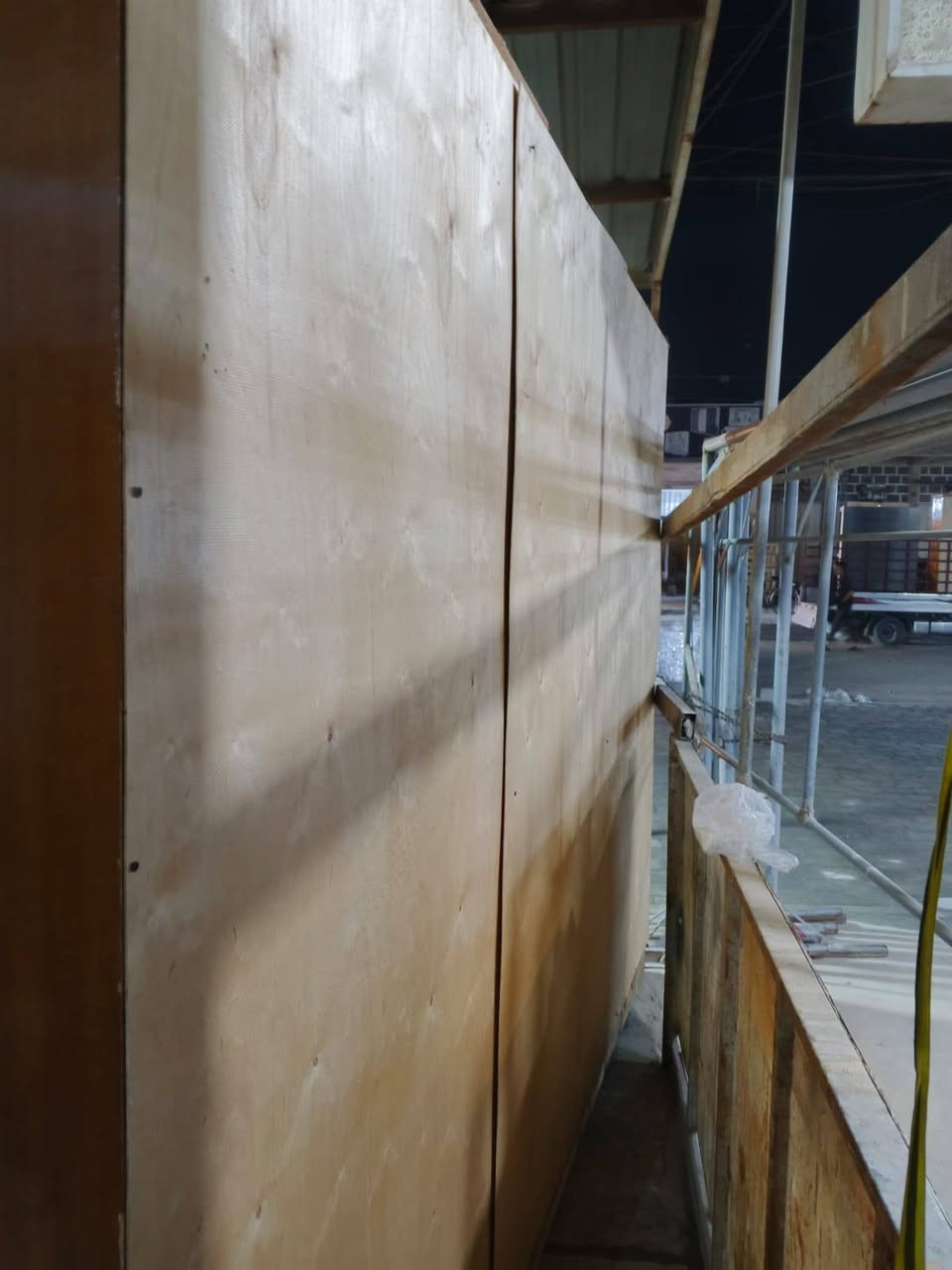 الحجز لاسرع 🍁 💥
غرفه صاج للبيع مستخدم نظيف 
صبغ جديد يدات جديده قفاله جديده 
سعر مناسب جدا 550 سعر ثابت 
توصيل بغداد ومحافظات بكروه عنوان الأمين الثانيه
وات ساب ***********
