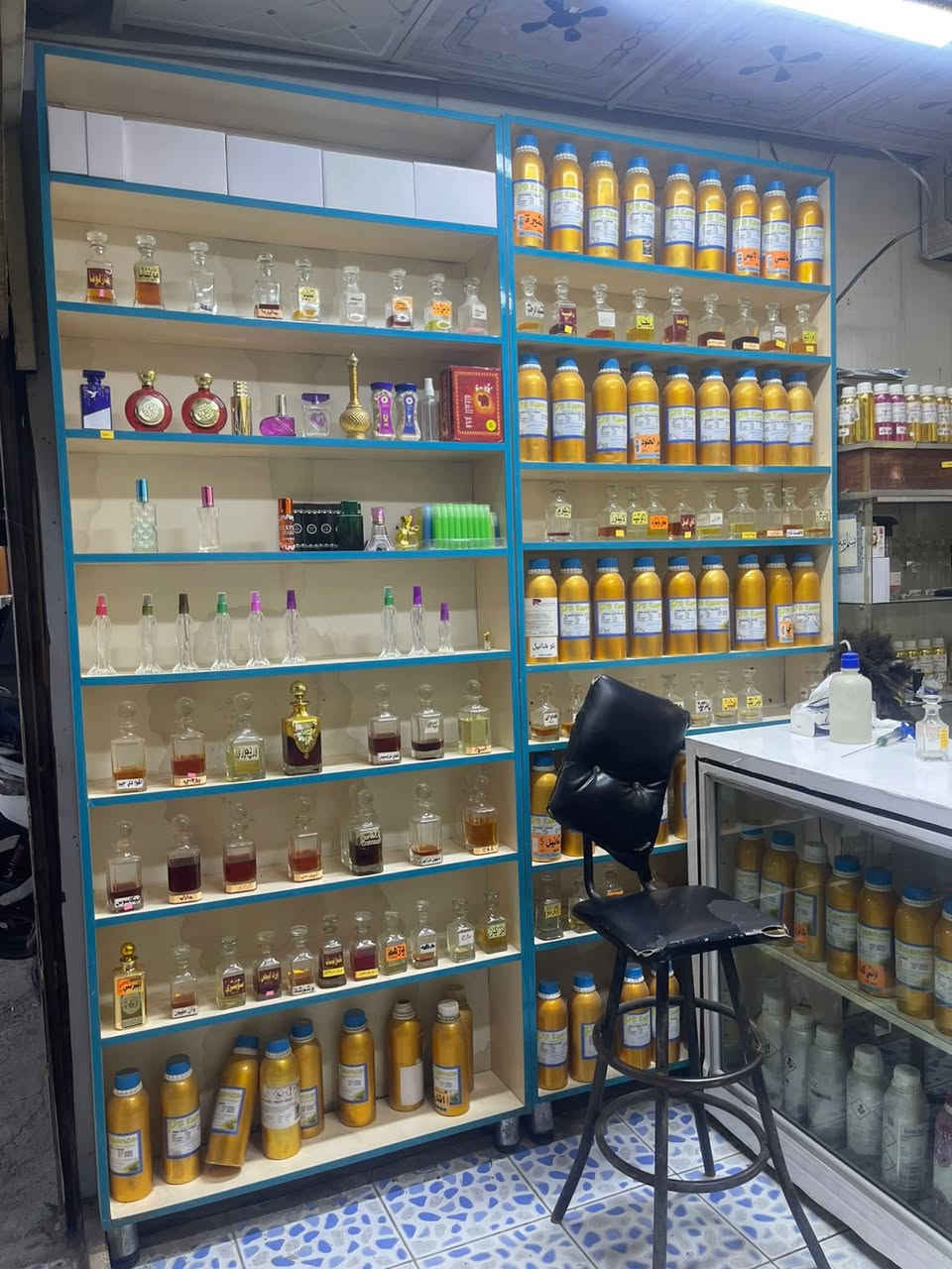 محل عطور تعبئة للبيع بسعر مناسب
كمية العطور 120 
بلاتينيوم 90 س
كاردينيا 110 س
كابوتين 90 س
كلك فور 50 س
كول وتر m 30 س
كازنوفا 50 س
كلدا 45 س
ورد جوري 170 س
يوحي 120 س
تي روز 200 س 
مسك الحرمين 40 س
كلوي نرسيس 125 س
أكوادي 60 س
جامبيت 120 س
جذاب اخضر 100 س
جادور 20 س
جورجيو أرماني 30 س
جاكوما 110 س
جورجيو برايف 50 س
تفاح 90 س
جوز الهند 60 س
شمس الامارات 40 س
سامبا 70 س
سيكار 50 س
سكادا انتو ذه 60 س
212 VIP 40 س
سوفاج 50 س
سكسي شوكولاتة 125 س
شالمار 50 س
شغف 40 س
بولو بلو 20 س
باريس 70 س
بروت 30 س
بي شاليمار 30 س
بخور عبير 20 س
بلاك اوبيوم 40 س
بعد منتصف اليل 70 س
بلاك xs 70 س
الحب الأول 90 س
اغراء رجالي 40 س
العشق الممنوع 60 س
اغراء نسائي 30 س
أوبن 80 س
المهيب 50 س
امير الشباب 30 س
اماجنيشن 40 س
ارامس 30 س
اكسبلاندر 40 س
اربع وردات 90 س
24 ساعة 50 س
عود ابياد 40 س
غرام اليل 90 س
عود سلطاني 80 س
غرام اليل جوزي 50 س
قصر البنات 30 س
فيجي 70 س
شانيل 5 70 س
فيراري بلاك 50 س
فوتو 70 س
فهر نهايت 50 س
فاطمة 50 س
زهرة الربيع 50 س
رومانسي 50 س
قداح 40 
رالف لورين 50 س
روما 60 س
رياحين 60 س
خرافي 40 س
رغبة 40 س
صبايا الرحاب 40 س
كشمير 200 س
لوف مي 90 س
ازارو 130 س 
جارلي 220 س
بيكاسو 70 س
اترينتي 60 س
وان مليون 30 س
ورد سويسري 40 س
ورد ابيض 50 س
وشوشة 50 س
دلع بنات 60 س
دنهل احمر 70 س
درامات 70 س
مونتانا 100 س
مازلونا 60 س
مرسيدس 30 س
مسك الحضرة 40 س
مونتي بلاك 30 س
لاكوست سبورت 15 س
لاكوس تاج 40 س
ليلة الزفاف 50 س
لايت بلو 50 س
ليمون 50 س
لابيدوز 50 س
همر 70 س
هوكو بوس 50 س
هاواي 40 س
تم
ومتوفر 200 شيشه عرض 125 مل 
بطالة فارغة 75 بطل ذهبي 
ورفوف جام 40 رف 
وعارضة ارتفاع متر و90 رعرض 70
فاترينات عدد 4 ارتفاع 240 عرض متر 
فاترينة ميز
 واتساب فقط ***********
