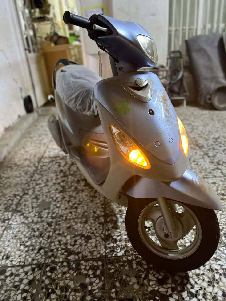 سلام عليكم 
دراجه منغولي
ختم واحد 
برغي ما عايزه مال جناي 
الي يريده الاتصال عل رقم ***********
المكان نجف
