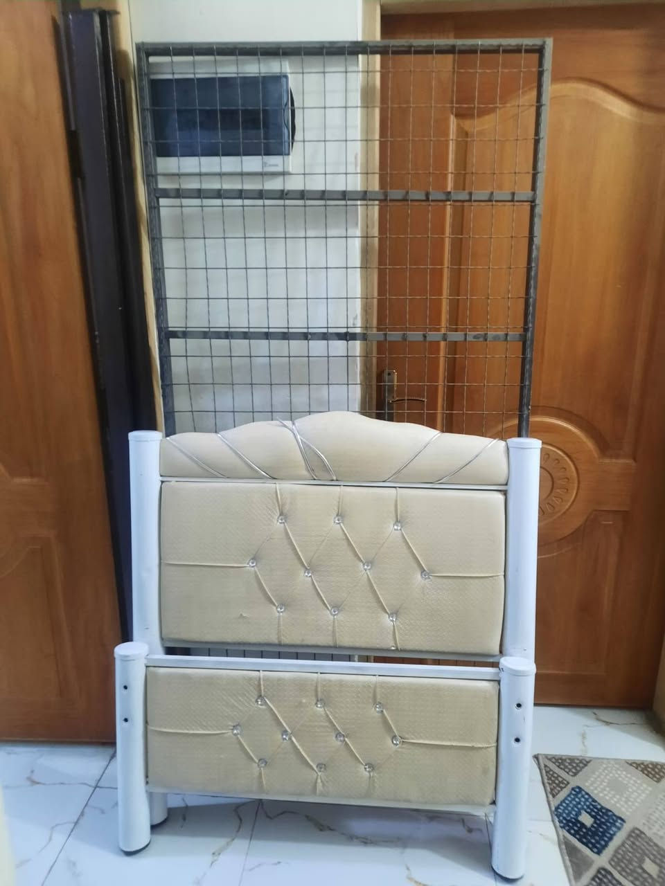 السلام عليكم اللبيع جربايه ام النفر طول ١٩٠ سانتيم والعرض ٩٠ سانتيم مكاني بغداد الجديده معلمين الرقم *********** السعر ٤٥ الف
