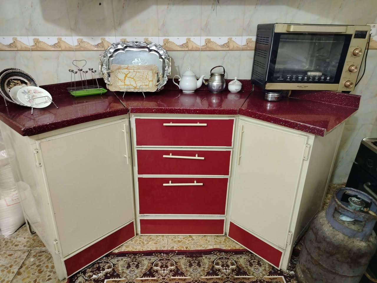 كاونتر مع سنك للبيع نظيف جدا كربلاء المقدسة ***********
