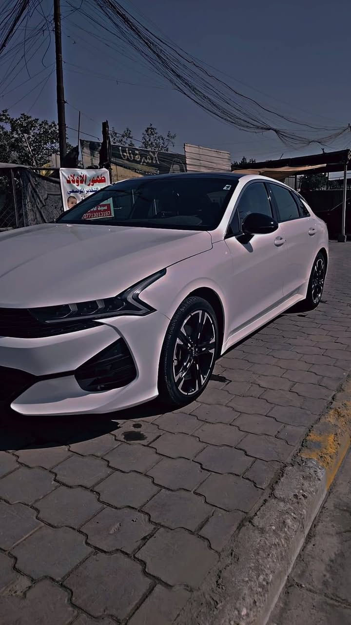 كي فايف جيتي لاين موديل 2024 امريكي
فول موصفات

محرك 1600 تيربو
ماشيه  34. mil 
بانوراما 
‏بصمة تشغيل عن بعد 
‏داخل أحمر 
￼ كشنات جلد
‏ لايت ٣￼عدسات زنون
تحديد مسار 
مانع انزلاغ
رادار امامي
رادار خلفي 
ويل  حجم ١٨
وبعد بيهه هواي موصفات
‏الحادث بنيد مبدل ومصبوغ  
‏ ماشيه 34  mil
سياره مكانه بغداد 
السعر185 
***********
