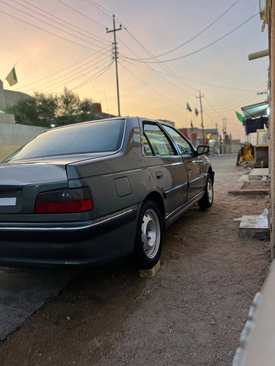 سلام وعليكم اخوان بيجو بارص 23 حره مو اقصاد سياره نضيفه تجي تشوف بعينك مابيه حادث ولا تبديل فقط دحجات سعر 74 مكاني بصره ابو الخصيب ***********
