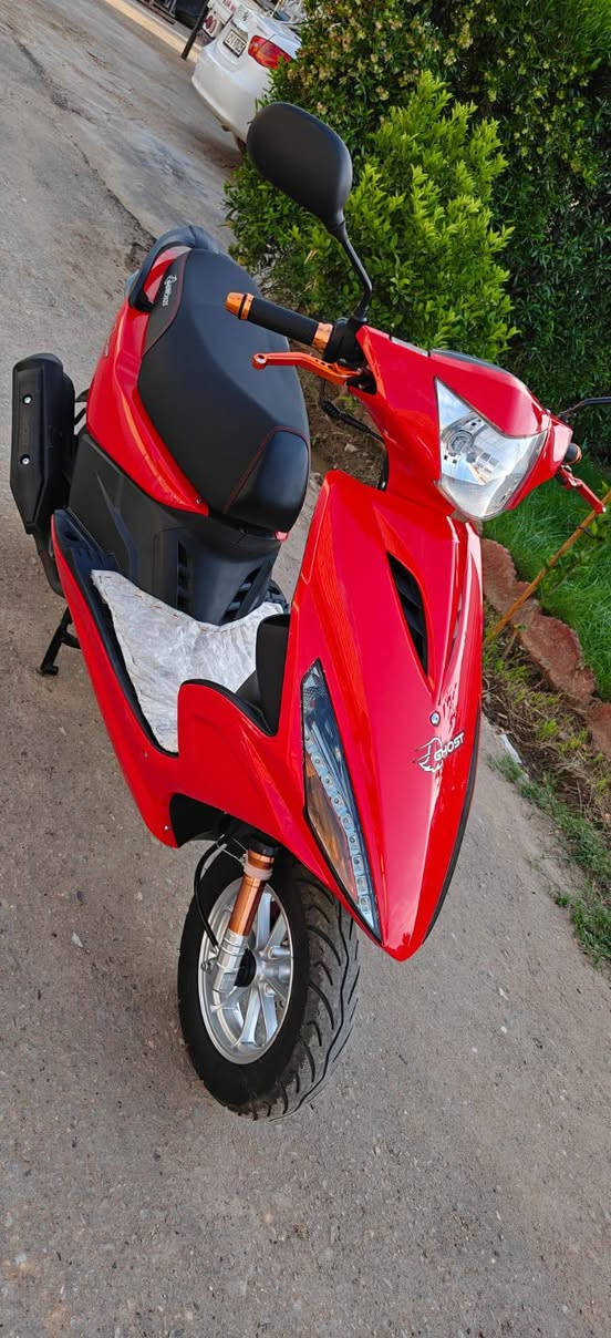 سلام عليكم ورحمه الله وبركاته
دراجة ماكس  ياباني (2025) بلادية ومكفولة للبيع 🏍️

الحالة: استخدام شخصي نظيف جداً بحاله  الوكالة.
المواصفات: بلادية بالكامل، غير مفتوحة، ومكفولة من كل شيء (محرك، كير، كهربائيات).

النظافة: الدراجة جاهزة للاستخدام الفوري ولا تحتاج لأي مصاريف

.السعر: 600 ألف دينار عراقي

.ملاحظة: السعر بيه مجال طيب للشراي الصامل والجاد.

المكان.  ( تكريت ) رقم الهاتف( ***********)
