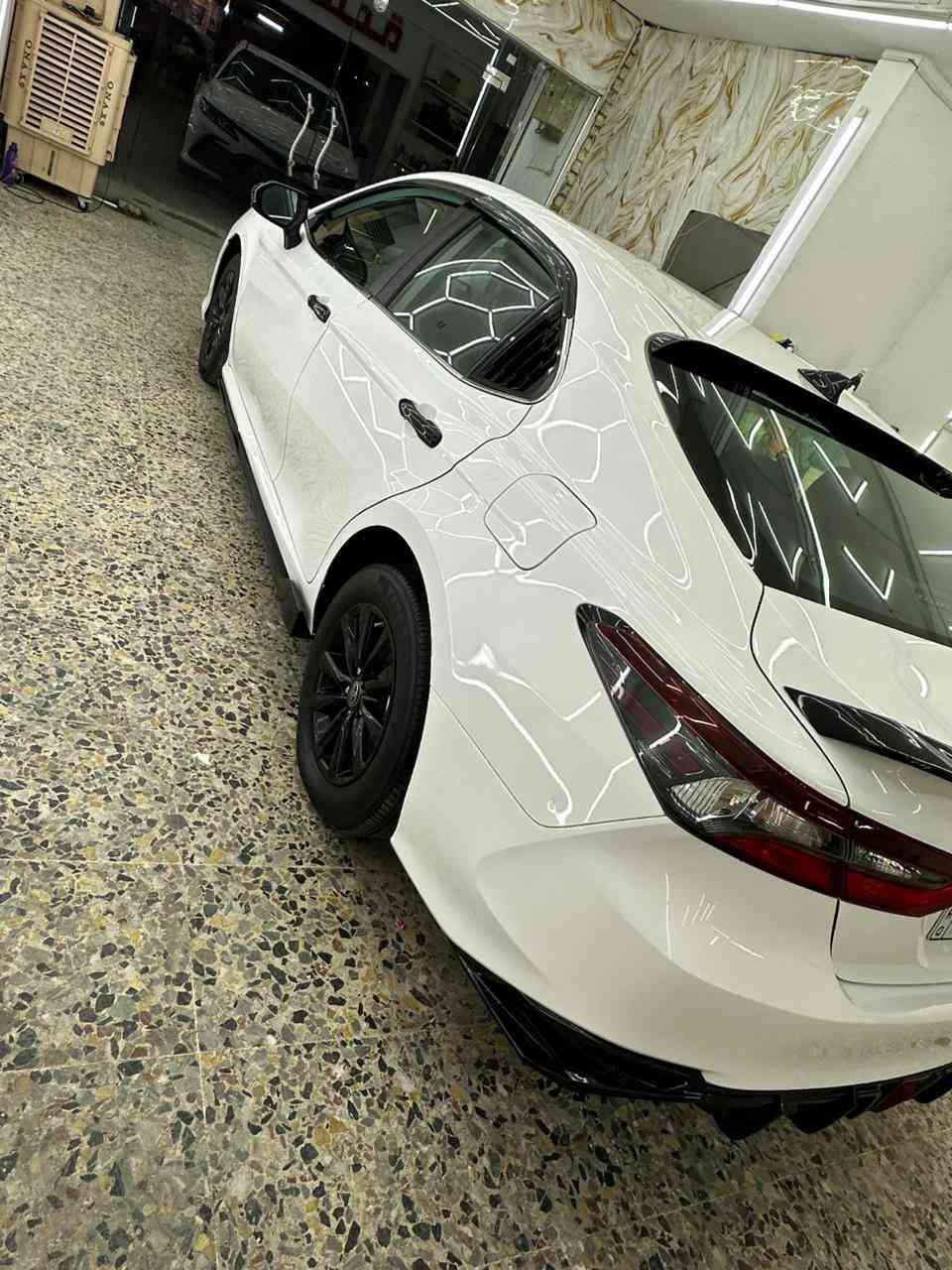 كامري هايبرد أمريكي 2024 كلين بدون صبغ بدون تبديل فقط بارد كل التفاصيل مذكوره بالصور
السونر 
المشي 
صور الحادث 

✅️ مواصفات LE بصمه 
✅️ضرر بارد بين الباب والجاماغ شبر 
✅️دخول ذكي
✅️رادار 
✅️قيادة ذاتية 
✅️تحديد مسار 
✅️مانع تصادم
✅️كشن  كهربائي 
✅️هاند بريك كهربائي 
✅️اوتو هولد 
✅️ثلاث وضعيات قيادة سبورت ونورمل وايكو
✅️كار بلي
✅️كامرة خلفية  
✅️مكينة ٢٥٠٠ هايبرد 
✅️السيارة بأسمي رقم جديد 

السعر ٢٢٠ $ قفل 

📍مكان السيارة بغداد السيدية للإستفسار 
***********
