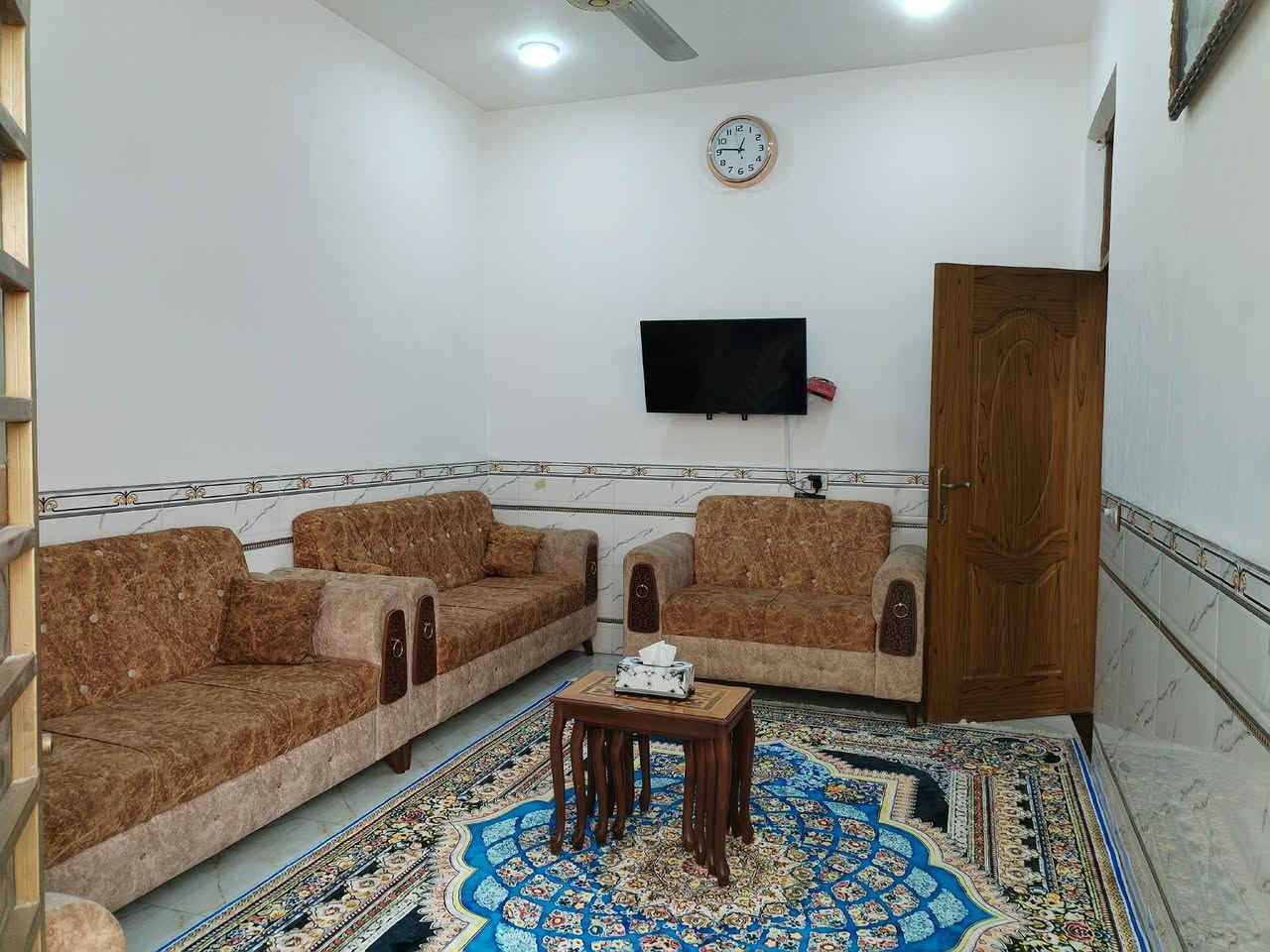 💢السلام عليكم
☘️ببركة محمد وآل محمد 

🏦دار سكـــــــــــــن للبيع طابوو صرف 

📌الموقع حي الفرات قرب شارع الصب 

📐المساحه:- 100م طابقين كونكريت مسلح 

☘️محتوياته:-

✅غرفتين نوم 

✅صالتين

✅مطبخ 

✅استقبال 

✅صحيات

🌿سنـــــــــــــة البناء 2023

(شغل درجه اولى مرتب ونازك وبالعافيه ع الياخذه) 

💵لمعرفة السعر:- علق بالصلاة على محمد 

ـــــــــــــــــــــــــــــــــــــــــــــــــــــــــــــــــــــــــ

#للاستفسار اكثر:- خاص او واتساب 

#هاتف:- ***********

#هاتف:- ***********

مراجعـــــــة مكتب دبي للعقار والمقاولات العامه 

#عنوان المكتب سايدين الجمهوري مقابل مدرسة القدس
