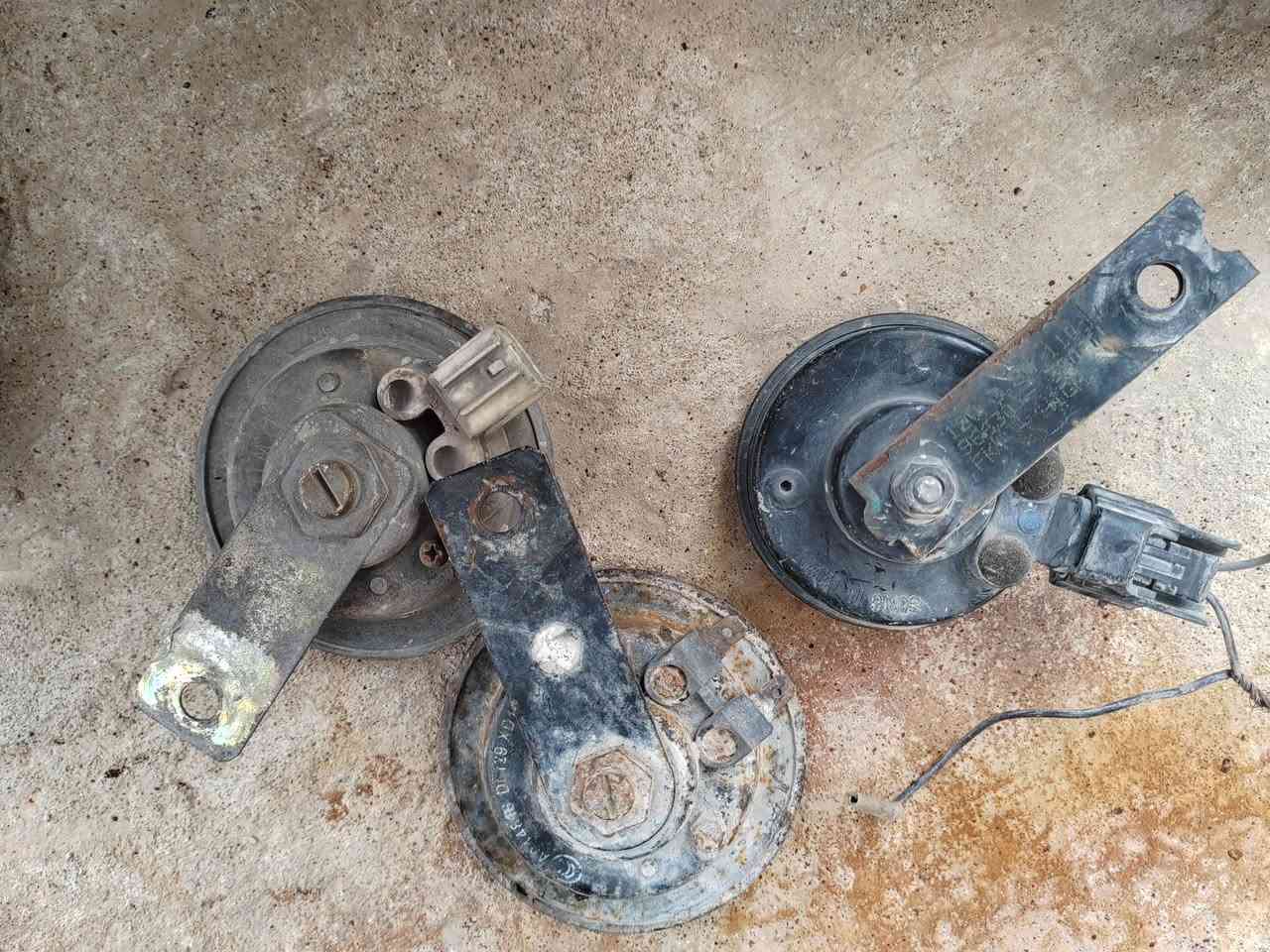 السلام عليكم ورحمة الله وبركاته
عرض نار ومستحيل تلكون هيج أسعار
غراض كلها أصلية ومال تفليش 
مكاني موصل أيسر يم المجسر مال معارض
الماعندا يجي وعلى احسابي
اتصل وبيك خير وادلل
*********** 

صندوق حجم كبير جديد كامل/ 30 الف
تاية حجم 12/ 5 الف
باتريات عدد ثلاثة/7 الف
فرشه صندوق بزون/3 الف
سيبايه فورزا ياباني/15 الف
مري مشكل ياباني/5 الف
جامة قصيرة تزويد/15 الف
تريشة اكزز أصلي/3 الف
سلف سكاي ويف أصلي/15 الف
سلف يوبن/5 الف
فيت بم سكاي ويف/7 الف
فيت بم فورزا/10 الف
كابريتة سكاي ويف/10 الف
كابريتة يوبن/10 الف
لايت صاروخ/3 الف
ماطور كير فورزا/15 الف
ماطور كير سكاي ويف/15 الف 
فج كامل حتى الدسكات فورزا/15 الف
فج كامل سكاي ويف/15 الف
كويل فورزا/5 الف
قاعدة اكلاص ياباني/5 الف
وبعد هواي شغلات ماذاكره
واذا شلع بيهم مجال ويدلل الشاري
