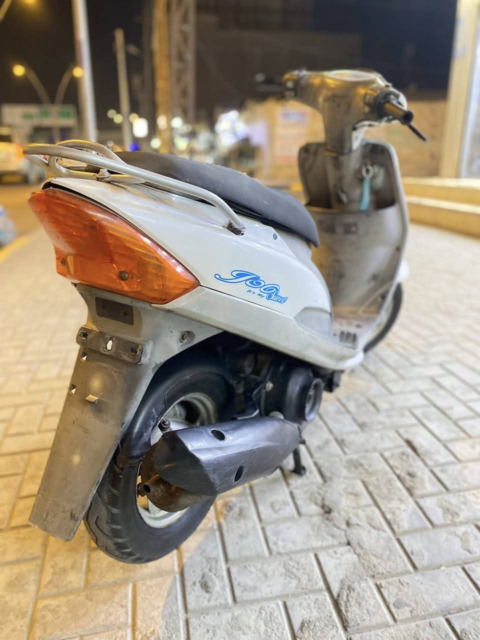 ماكس قجمه  ما مفتوحه دراجه رمبه واوراقه موجوده دراجه بلاديه 49 كهربايات كله شغاله شلعه ومعدل لا تبخير ولا نضوح سعر 725عنوان المشراك الجديد  رقمي ***********
