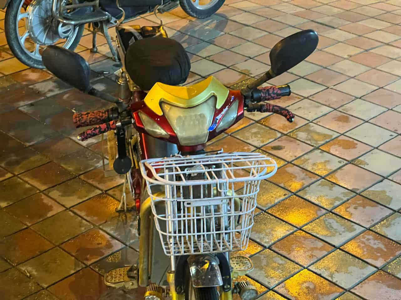 السلام عليكم موطور شحن للبيع الخوين موديل 2022 بطاريات عل فحص كله شغال اي نقص ما بي كهربايات راسلني عل واتساب اوتدلل***********
