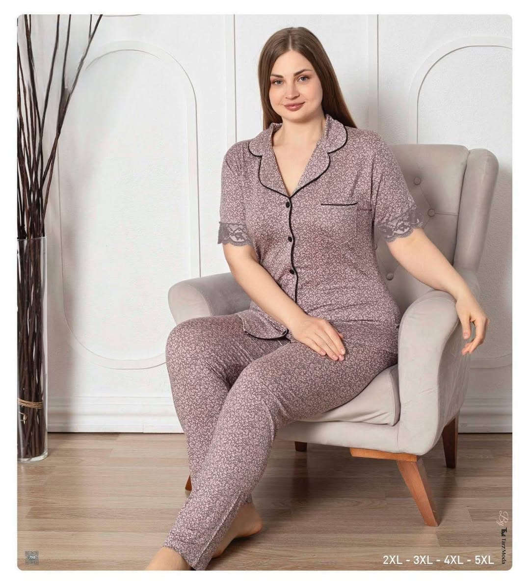 بيجامات نسائي قياسات كبيرة
نوع القماش قطن مودال
سيري اربع قطع2XL 3XL 4XL 5XL
الشحن من اسطنبول
البيع جملة فقط

Women's Plus Size Pajamas
Fabric: Modal Cotton
Set of 4 pieces: 2XL, 3XL, 4XL, 5XL
Shipping from Istanbul
Wholesale only
#Wholesale #toptan_giyim #Istanbul #Turkey #fashion #pijama #جملة #sleepwear


**إذا كنت صاحب هذا الإعلان وتريد حذفه لأي سبب، رجاءا أرسل رسالة إلى الدعم الفني**