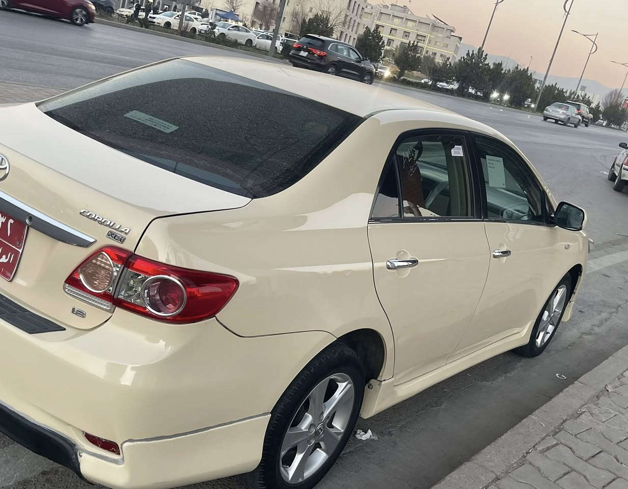 كرؤلا موديل ٢٠١١  زؤر پاكوجايز و بيمةسرةفة مةكينةي بةشةرت رون كةمناكات  سي پارجةبوياخ ساردي نية چالو شوختي نية  لةگةل پةلةيةك سةقفي  بي ناوگردن. دواو پيشي كةپسة  سةنةوي بةسةرجووة  قوفل  ١٠٨ گلا  سةيارةكة مالي دؤستة  ژمارةتةلةفون ***********
