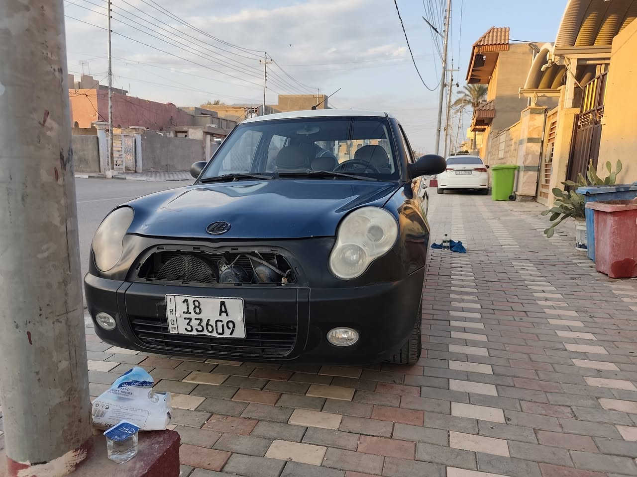 ليفان 320 السياره نضيفه عدا الجاملغ الخلفي السياره موديل 2013 رايدها ب٣٦ وبيها مجال
***********
