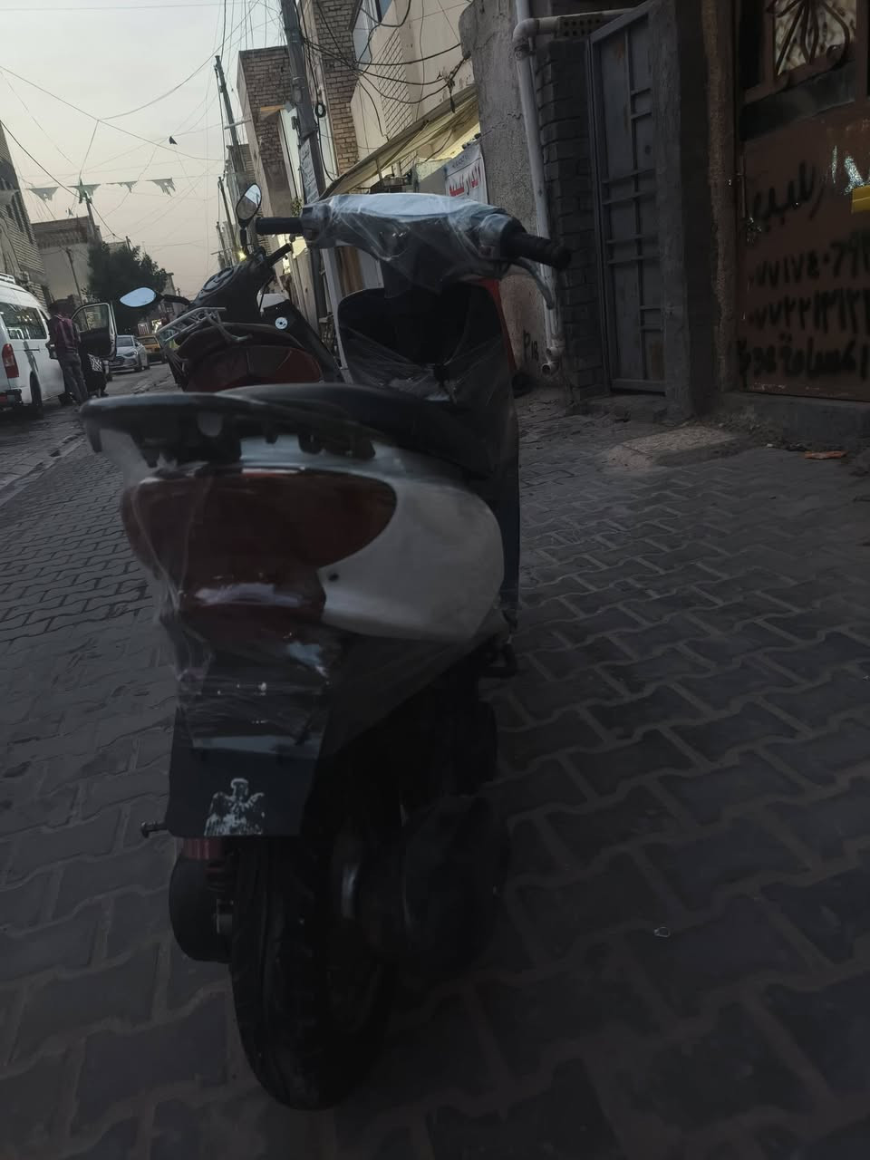 سلام عليكم دراجه عصفوره 60 للبيع الدراجه مكينه تخبل شلعتها تشك الكاع 
كهربائيات كلها شغاله +
اشاير يمنه ويسره لايت بك لايت كلها شغال +
تايرات جدد + 
السلف شغال بس الدشلي مالتها تعبان + 
السعر 190 الف وبي مجال 
للستفسار ***********
