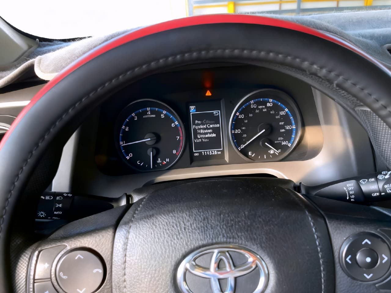 تويوتا راف فور (Toyota RAV4 2017) - بحالة ممتازة وجاهزة للاستخدام 🚗
السلام عليكم ورحمة الله وبركاته..
للبيع سيارة تويوتا راف فور موديل 2017، مواصفات LE (رقم سليمانية - تحويل مباشر بدون تعقيب أو مصاريف إضافية). السيارة مال جناية وعلى إيدي من دخلت للعراق، استخدام شخصي ويه العائلة ومو مال بياع شراي.
🔹 المحرك والكير والتبريد خير من الله، بحالة الوكالة وجديدة جداً 
🔹 المسافة المقطوعة: 111 ألف كيلومتر (قابل للزيادة البسيطة).
🔹 وارد كندي، صبغ جاملغ أمامي ودعامية فقط (بدون إيرباك ). بيها تعديل بارد بالجاملغ الخلفي (شغل درجة أولى وممبين نهائياً وبدون أي صبغ). صور الحادث وصور البارد قبل وبعد كلها موجودة للي يحب يشوفها.
🔹 صدر أمامي وخلفي جديد بالكامل.
التحكم: مشط ستيرن جديد + درايم شفتات جديدة.
الإطارات والويلات: تخم ويل كب أصلي (ياباني مو صيني) + تخم إطارات جديد مع حساسات إطارات نوع (أوتل) جديد وبي ضمان.
المكابح: تخم دسكات نوع (دبل لنك) أصلي جديد (مشدود قبل 3 أشهر) + دهن بريك إنكليزي جديد.
🔹 تخم كامل نيكلات خارجي وكشنات مغلفة جلد إماراتي أصلي ماركة (وولفت) ومطرز باسم السيارة.
الإضاءة بالكامل (اللايتات الأمامية، الإشارات، والأنوار الداخلية) كلها مبدلة إلى LED عالي الكفاءة ما شاء الله.
🎁 هدية وية السيارة: راح أنطيك وياها غراض جديدة إضافية أني ضامها للسيارة.
🚗 السيارة متعوب عليها والي يشتريها يدعيلي.
💰السعر مناسب 
للاستفسار يرجى المراسلة على الخاص


**إذا كنت صاحب هذا الإعلان وتريد حذفه لأي سبب، رجاءا أرسل رسالة إلى الدعم الفني**