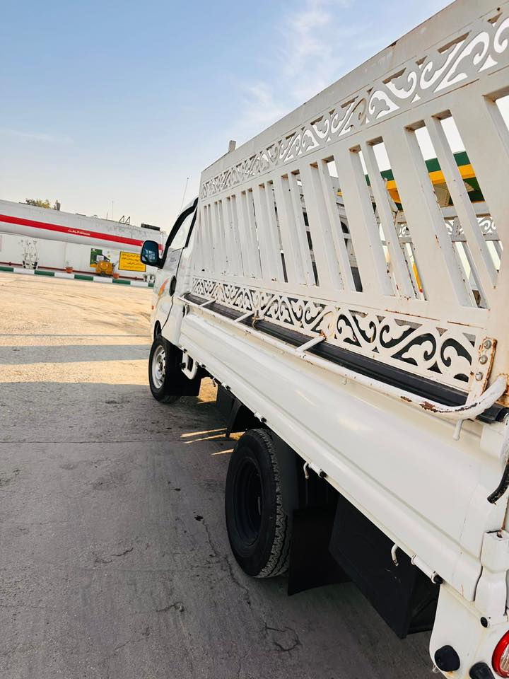 سلام عليكم
كيه حمل للبيع 

موديل 2007

رقم / ديالى تحويل ثاني يوم 

نوع المكينه \ مسكر / مشترك 

سياره جاهزه ونضيفه كلش 

تحويره خلفيه كامله 13 تاير + ويل 

تخم تايرات جدد 

عنوان بغداد معامل 

ملاحظة \ سياره بدون محجر 

وإذ اكو مراوس موديل حديث واطي فرق عادي 

السعر \ 95 وبيهه مجال حك الجيه 

***********

سياره بيهه صبغ بدي وشويه من الربع
