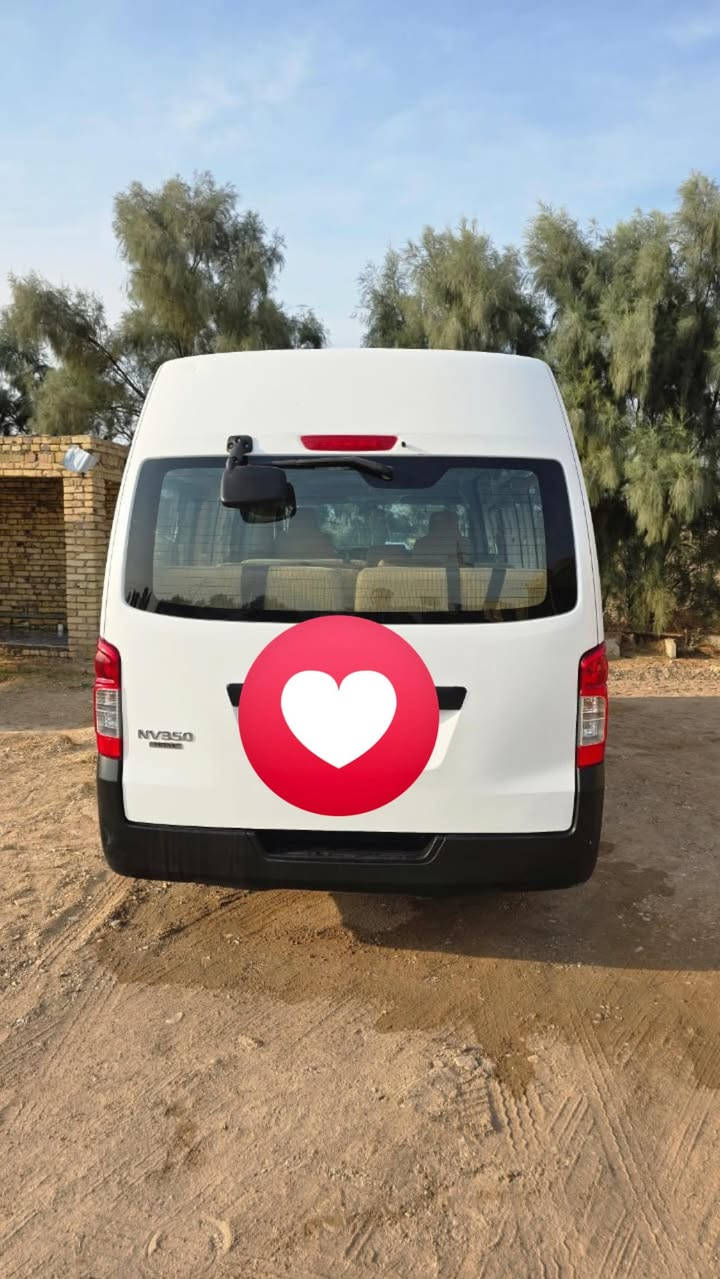 نيسان يورفان عالي مديل 16 سياره حلوه وبسمي بيه بس باردات مكفوله كير محرك جديد رايد مرواس بهايسة مديل 12…13..14..15 ‭0771 962 3219‬
