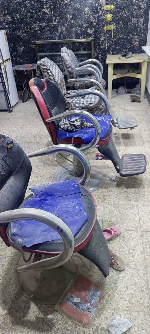 كراسي عدد 4 250 كلهن بيهن مجال بسيط
عنوان النجف حي النداء شارع المجمعات 
اي ستفسار ***********
