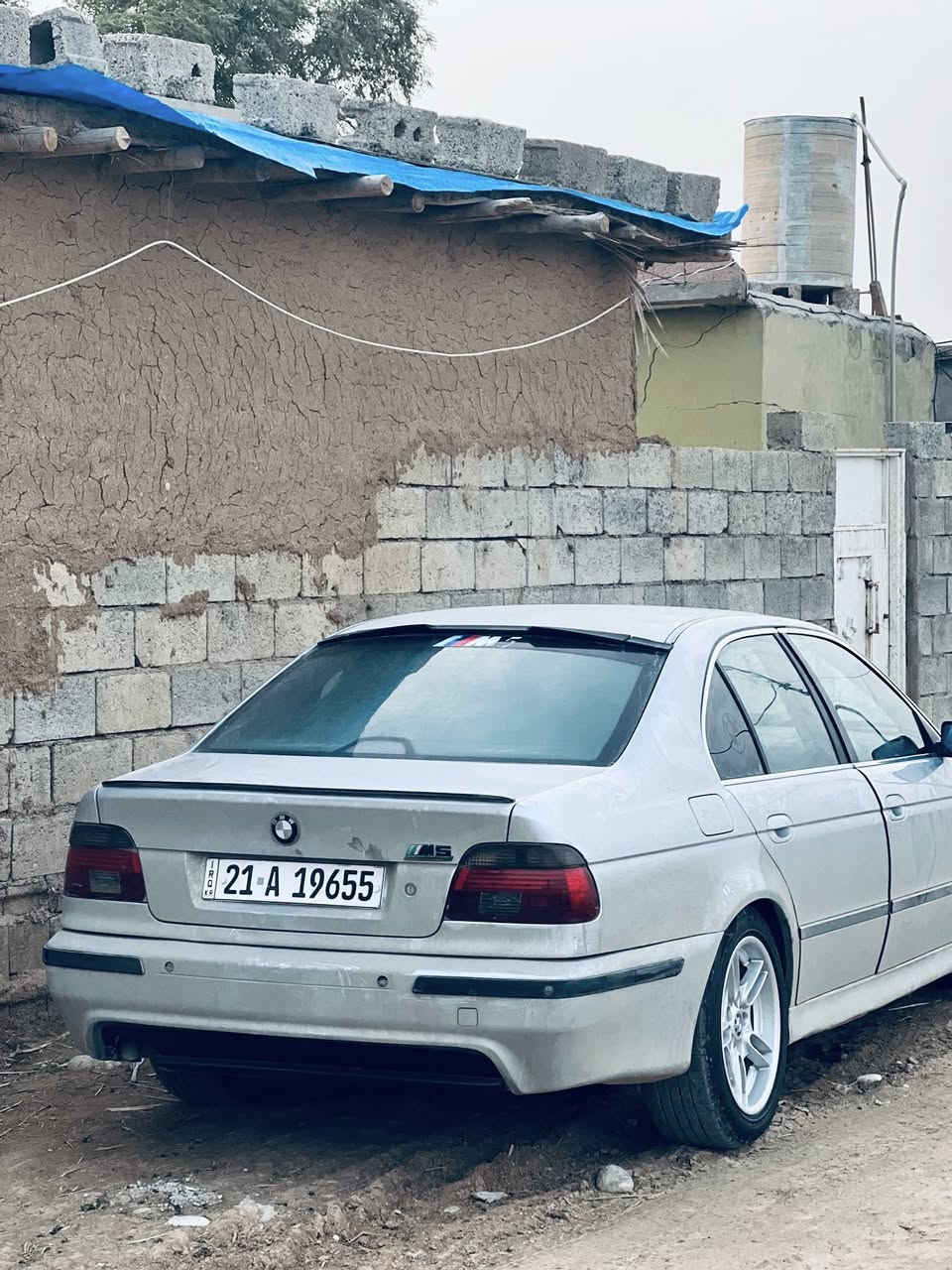 BMWسەقەر٥٢٨گێر عادی مۆدیل ١٩٩٦
رەقەم سلێمانی تا ٢٠٢٩تازەیە  دەفتەر بەنزینی هەیە 
سلاید و تەحدید سورعەو کوشن هیتەر 
دوو پارچەی بۆیاغە بێ لێدراو سعری ٧٧وەرەقەو مەجال 
***********
