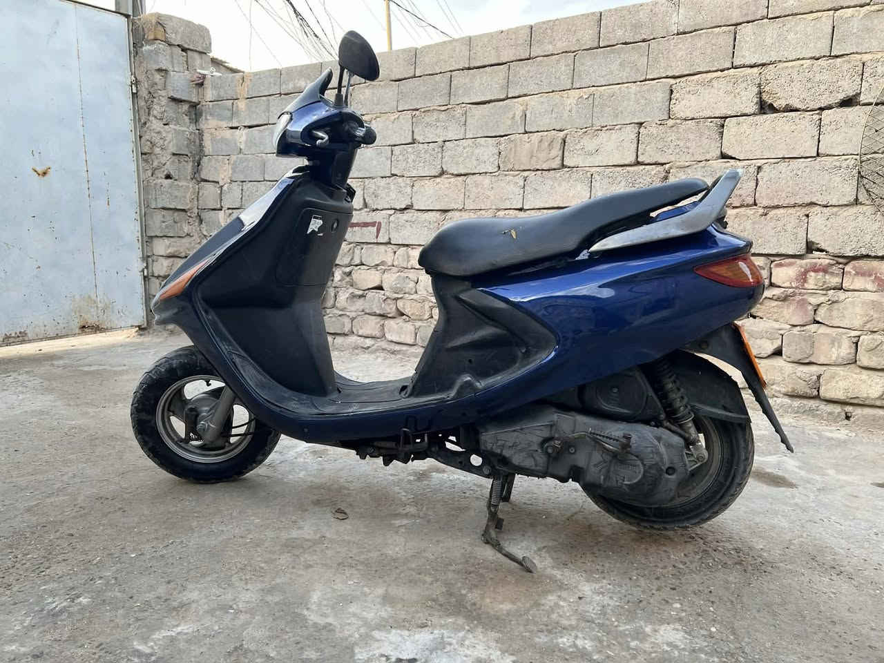 فراشه فحل  حاويه محرك  شلعه تشك لكاع شرط مامفتوح نضيفة سلف هندر كهربائيات كله شغال  550 بيهه مجال   مكاني نجف حي مسان***********
