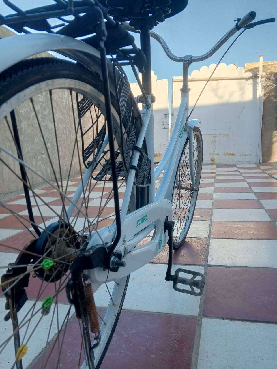 سلام عليكم ورحمه الله وبركاته باسكل للبيع جديد النضافة واضحة موديل 19 شركة سانتوس كامل مكمل مابي نقص لو برغي المكان بابل الحله لاستفسار *********** السعر 65 أو بي مجال ملاحظه مكلف بلنشر
