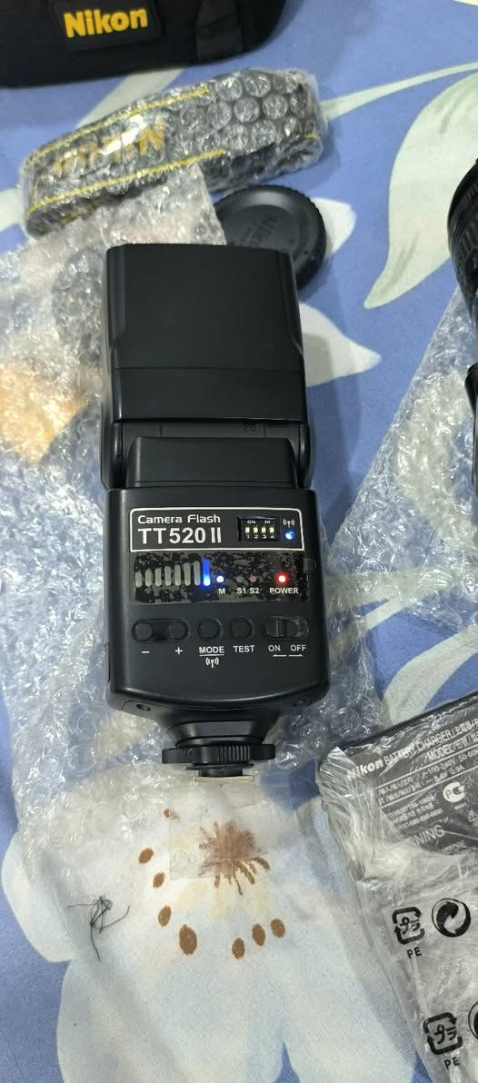 Nikon 5600
جديده بعدها ملحقاتها كامله سعر 525
الاتصال ‏‪***********‬‏

