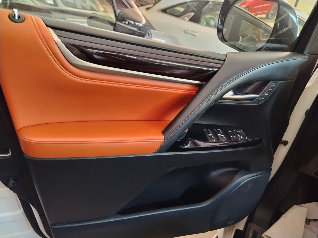لكزز LX 700
موديل 2017
عداد المسافة : 100،000 كم
كفالة عامة من الضرر
السعر : 68،000 $
للاستفسار
*********** محمود
*********** احمد
