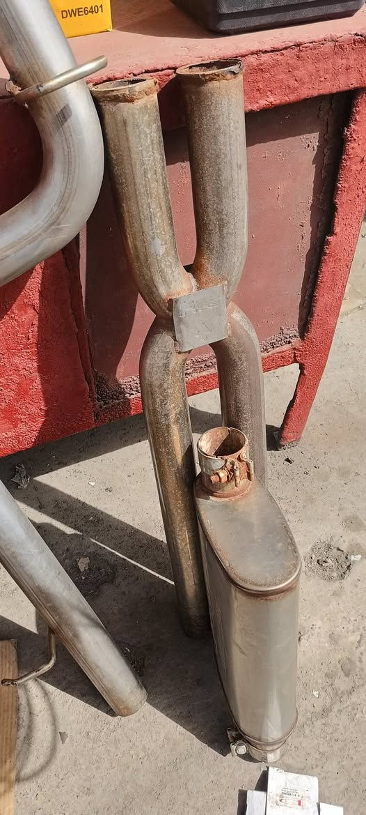 للبيع كزوز رياضي ما بي اي شكال نضيف سعر 350 بي مجال قليل مكاني البصره ابو الخصيب صناعيت حمدان رقم تلفوني ***********
