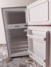 ثلاجة صغيرة • ٨٠×٤٠ سم • تجميد قوي