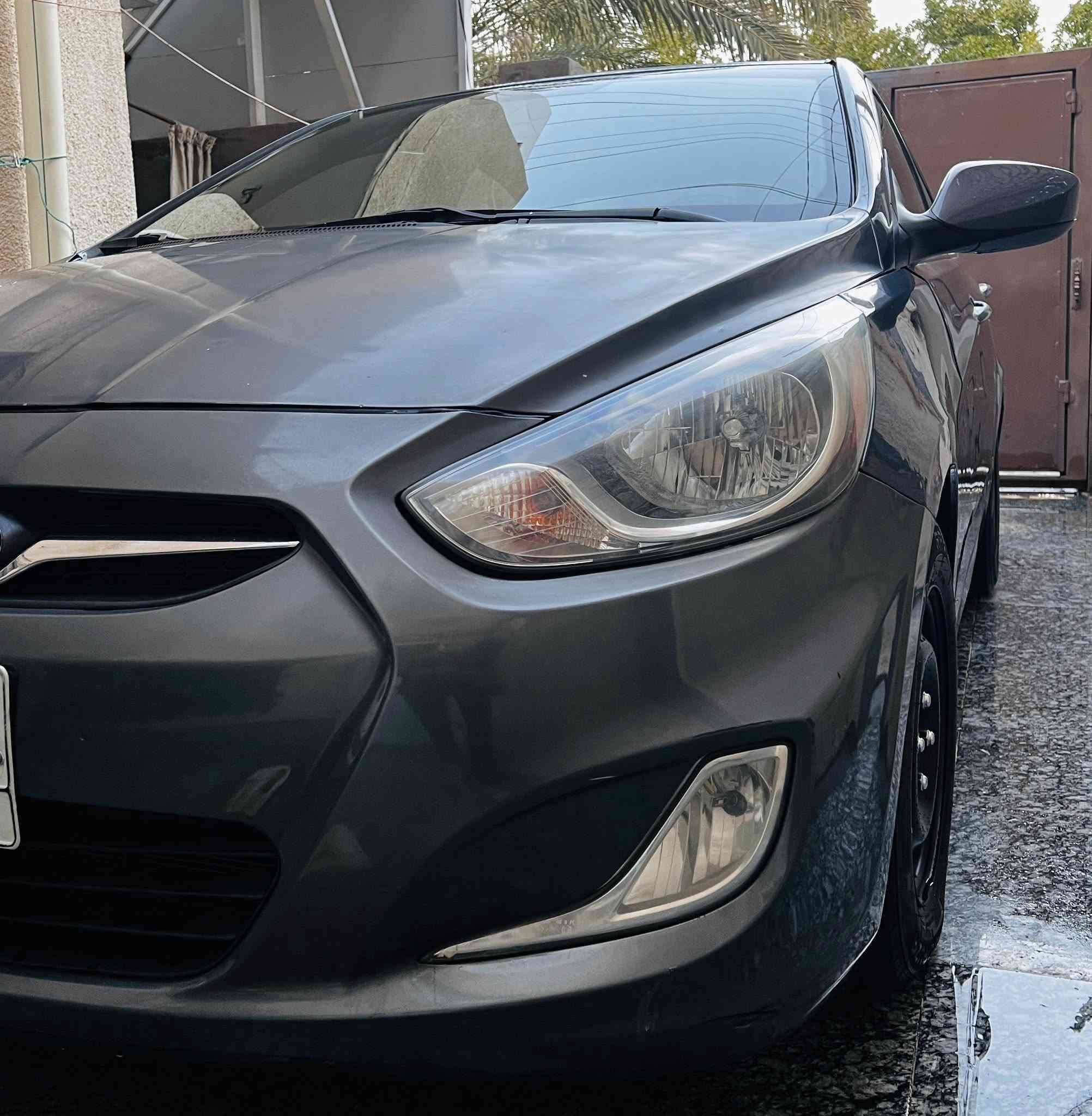 اكسنت موديل 2012
وارد كندي 
مواصفاته :
تحكم استيرن 
 كامرا 360 
 حساسات 
 مانع انزلاق 
 نظام اقتصادي ECO
مكينة 1600 GDI 
منظومة تبريد جديده
سنويه جديده
بيه بنيد مبدل وطخات بارد خفيفه
السعر 98 ورقه 
بيه مجال بسيط كلش 
مكان السيارة كربلاء 
***********
