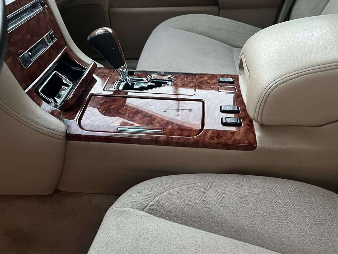 سلاو لةهةمولايك
شاهينة موس موس مةكينةو گيرگةورة 
٣دوكمةبةردة 
تةبريد سارد كةرم بريك بةشةرت 
دةعم ليدراو نية. 
دوكةلي نية   جام بيشو دواجاك كراوة 
تاوويلي لوك 
سعر ٦٤ مجال كةم 
كودي نية 
***********
