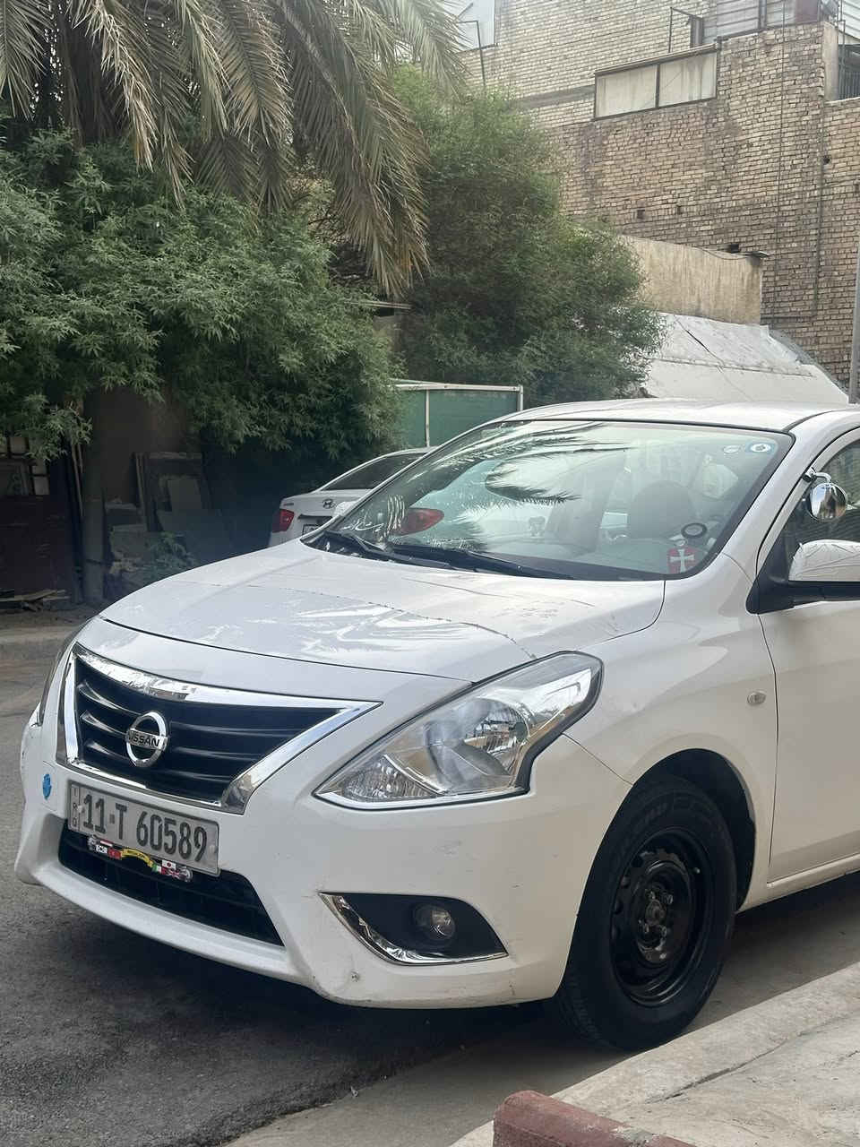 السلام عليكم 
نيسان سني هندي 2018 
ماشية 170 
بيها جاملغ خلفي مال السايق مصبوغ بدون داخل مجرد شخوط ومصبوغ وبيها شبر بين البابتين 
السيارة جاهزة للاخير 
منظومة زنون 
منظومة غاز 
تخم تاير 
شاشة كامرة دوارة
مكينة كير تبريد كفالة 
صدر خير من الله
رقم بغداد انكليزي الجديد  
السيارة باسمي بدون اي نقص 
السعر ‼️96 ‼️
مكاني بغداد شارع فلسطين 
رقم ***********
ممتواجد ع فيس
