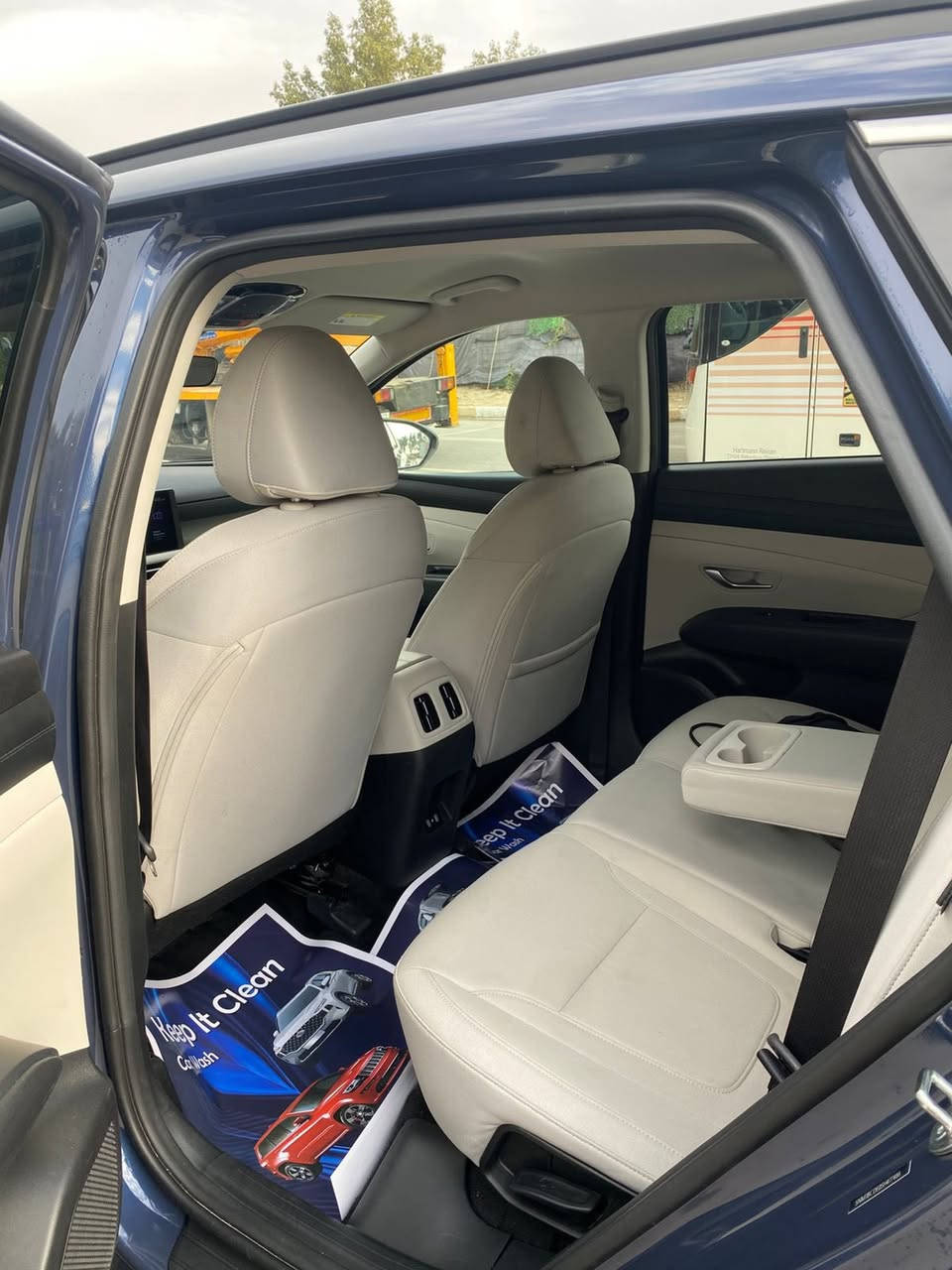 توسان موديل 2025 لون حبرن وارد امريكي حادثهه ربع بنيد وشويه من جاملغ وصور حادث مرفقه بالمنشور  ماشيه 20 الف سياره احلى من صور
المواصفات
بصمه تشغيل وبصمه ابواب 
فور ويل 
قياده ذاتيه
تحديد مسار 
تحكم ستيرن 
مثبت سرعه
رادار امامي
تنبيه خروج عن الطريق
تحكم قياده ثلاث وضعيات
يكو + سمارت + سبورت
مانع تزحلق
مانع منحدرات
دشبول دجتال متصل مع الشاشه
ابل كار بلي + اندرويد
نظام ملاحه
بلوتوث
مدخل شحن امامي خلفي
ويل كب 
تبريد تدفئه قطعتين
السعر 182 معلومات اكثر الاتصال على الرقم ***********
