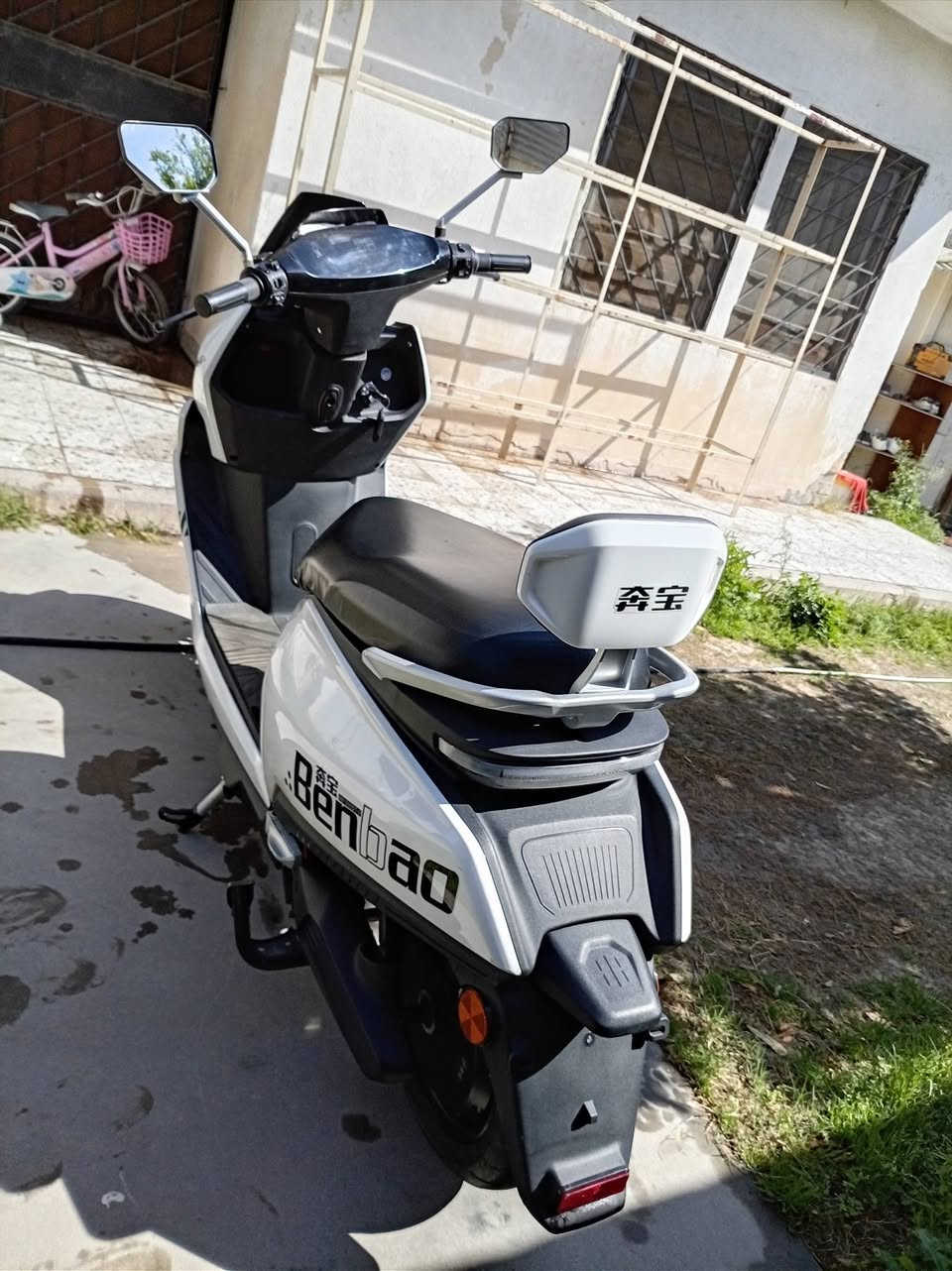 السلام عليكم دولفين للبيع موديل ٢٥ استعمال قليل كلش وصل الشراء موجود كفاله عاااامه من كلشي ٦بطاريات 6مسطره ملف٢٥٠٠ مماشيه شي قليل كلش النظافه ١٠٠٪100  سويجين بصمتين سعرها ٩٠٠وبيها مجال مكاني بغداد قرب مجلس محافظه بغداد اي استفسار ***********وتساب محمول مكلف بلنشر
