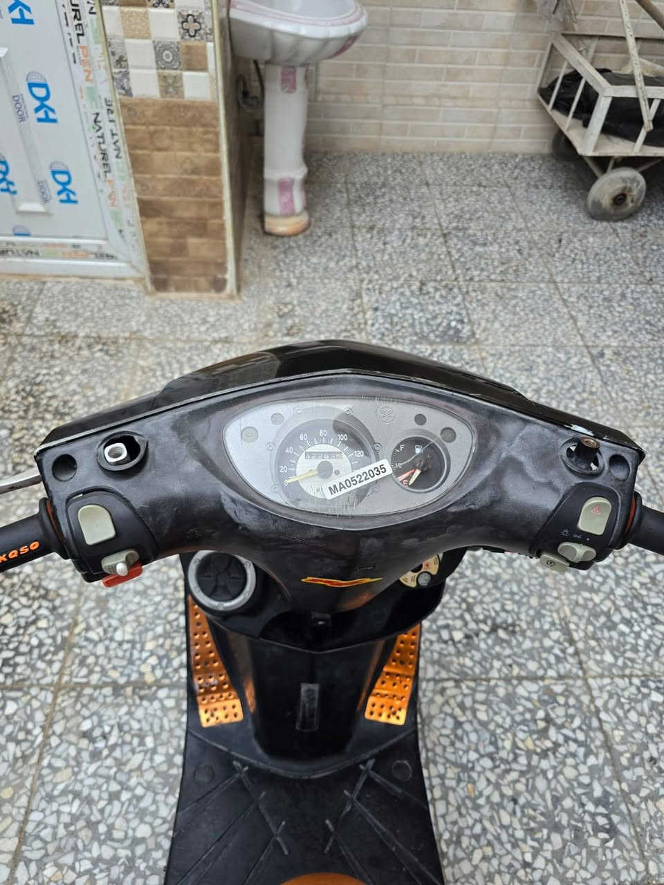 السلام عليكم دراجه ثعلب لون اسود شلعه و معدل دراجه تلمع لمه من النضافه نقصها بس باتري سلف شغال عل فحص كامله مابيها اني نقص انكر و اطلع بلاديه من البجم للبجم السعر 450 للتواصل او استفسار ***********
