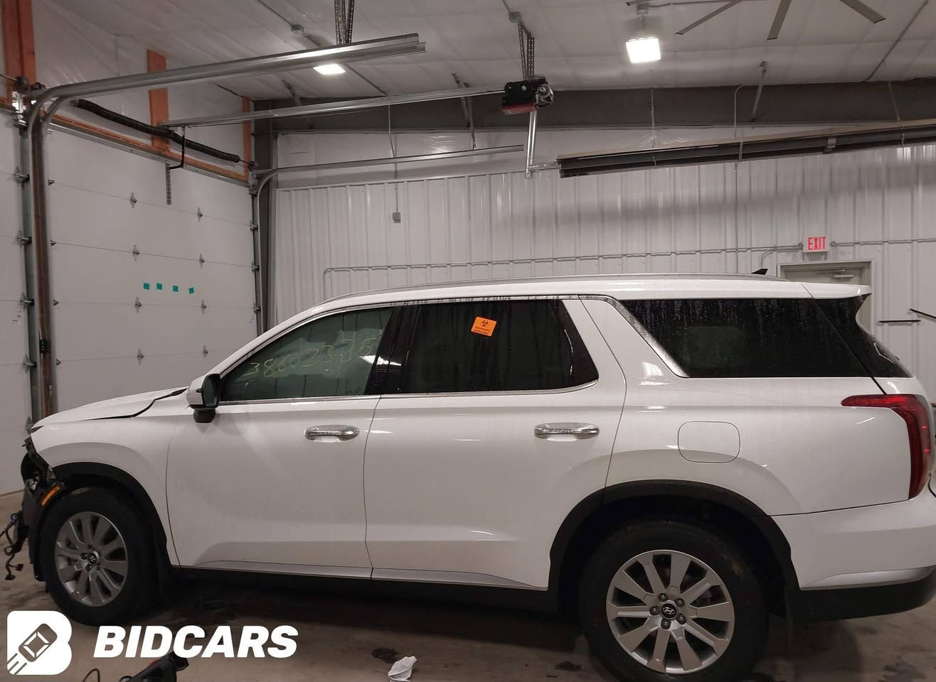 رمضان كريم
هيونداي باليسيد  بيها حادث بسيط في الوقت الحاضر. 
وارد امريكي موديل 2023 
بدون رقم .
بدون تصليح 
مكمرك كامل 
السعر 21000$
***********
العنوان بصرة
