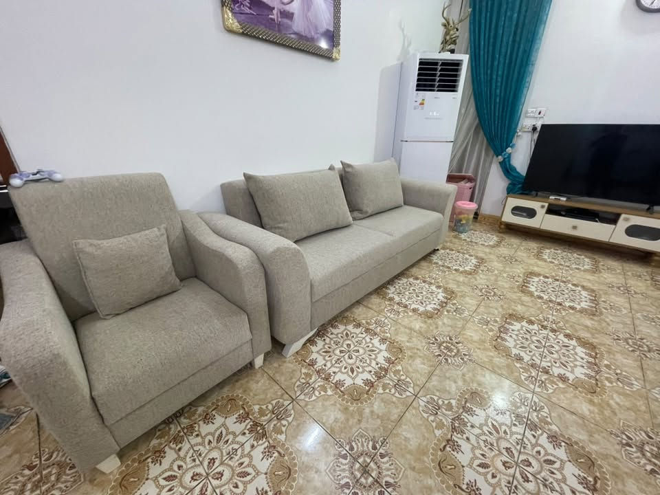 طخم للبيع ١٠ مقاعد تركي نظيف جدا
موبايل ***********

