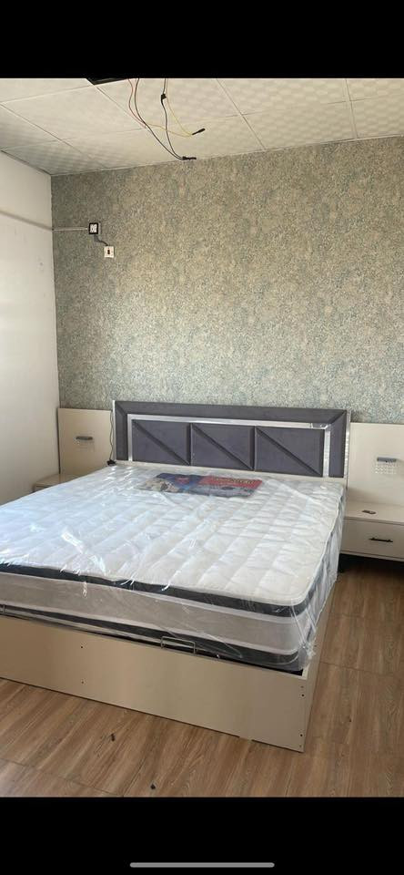 غرفة تركية ٥ قطع سرير خزن مع دوشك للجادين واتس ***********
