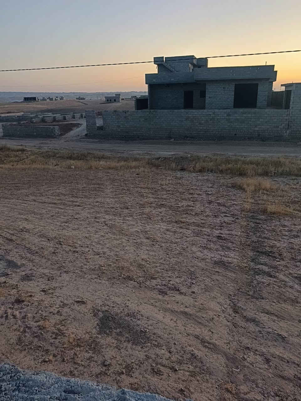 السلام عليكم
قطعة أرض للبيع عل حولي بينهة وبين التبليط قطعة تصير ركن علة شارعين رأيسي وفرعي المساحة الكلية 1700 تقريباً جيران علي صالح الحشتار بسعر جداً مناسب للأستفسار ***********
#التكعيب حسب الأتفاق
