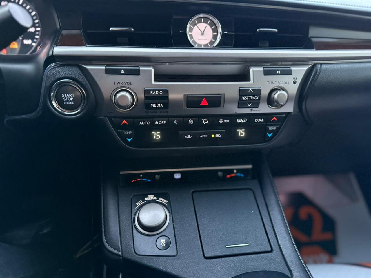 لیکزز ES 350
موديل ٢٠١٧
٦سلندر
لون اسود
سلايد  بصمة كشنات تدفئة وتبريد
رادار امامي خلفي جانبي
سيارة ماشية فقط ٩٥ الف حقيقي
سيارة كفالة عام من كلشي
بدون صبغ بدون تعديل
حتي دعاميات بدون صبغ
سنوية وهزة وارقام جديدة

سعر. ٢٠٣$
مكان سليمانية
***********
