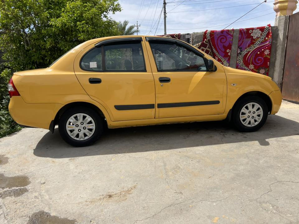 طيبه 2015
مكينه وكير خير من الله 
تخم تاير جديد حداديه كارتون كهربائيات كله بلادي 
شواصي نضاف كلش 
صبغ جاملغ خلفي بدون دواخل 
رقم بغداد نكليزي مصفره 
سياره جاهزه كبل لشارع 
السعر 37وبيه مجال بسيط 
مكاني طوريج 
***********
